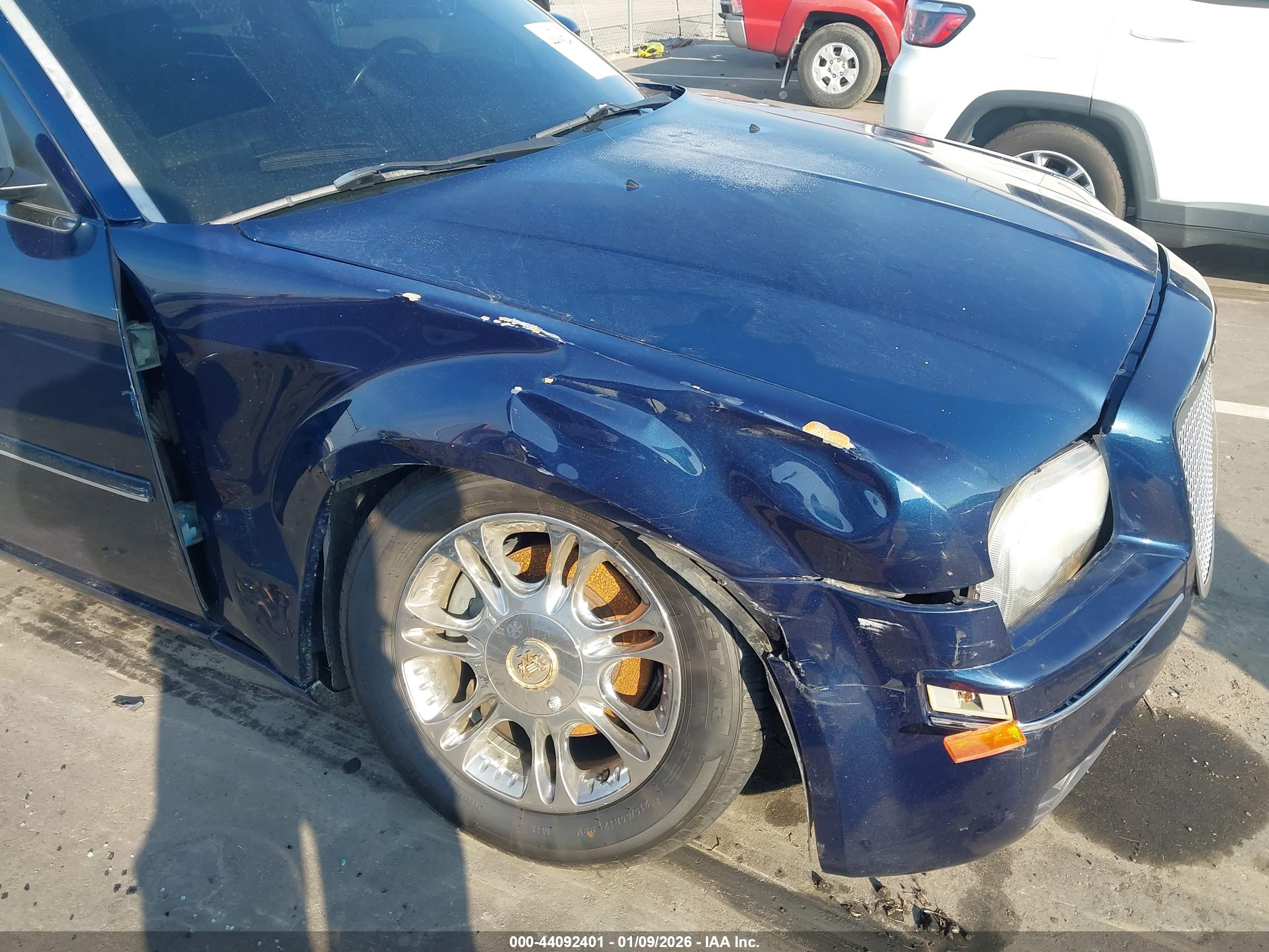 CHRYSLER 300 image 6