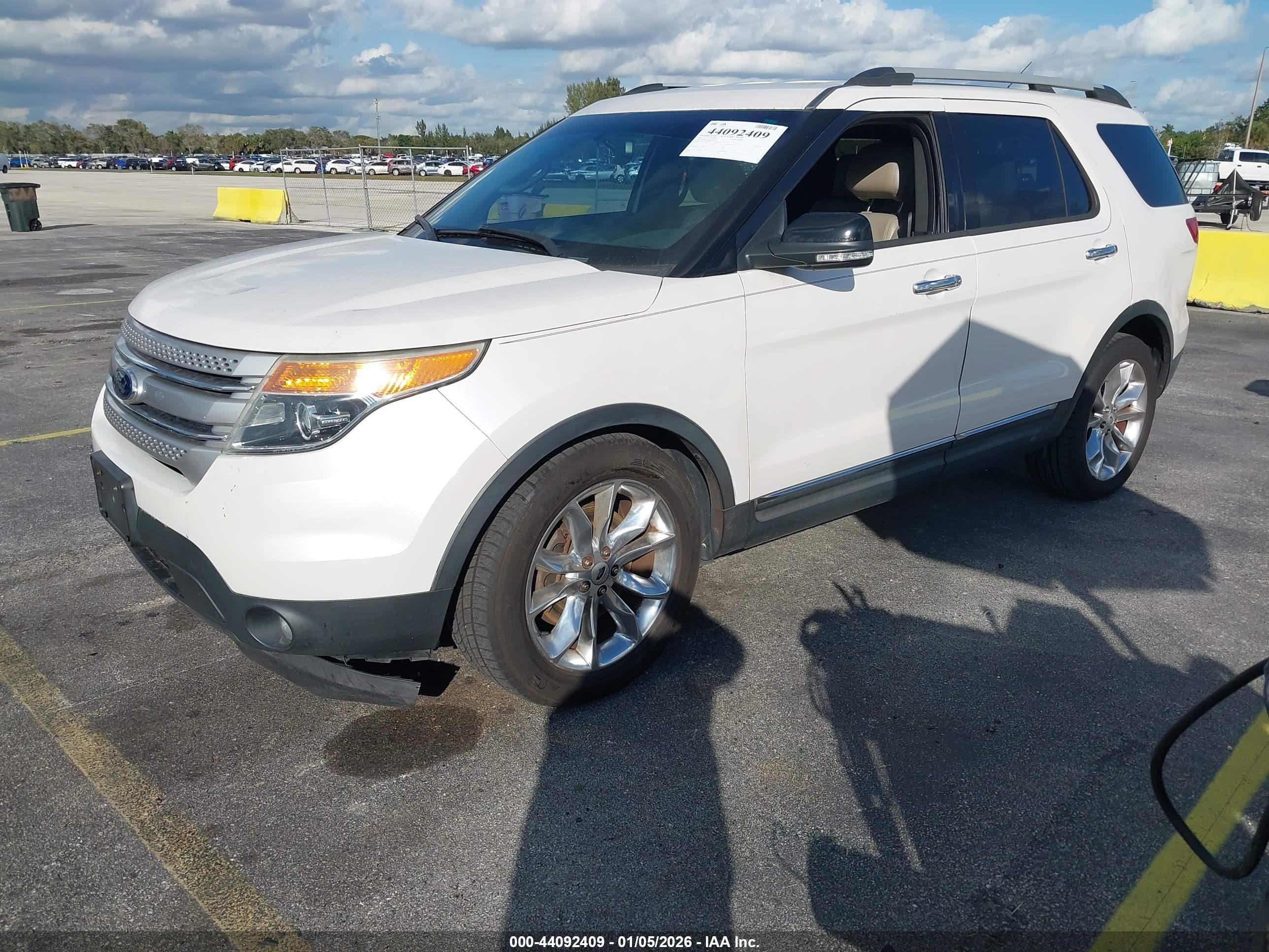 FORD EXPLORER image 2