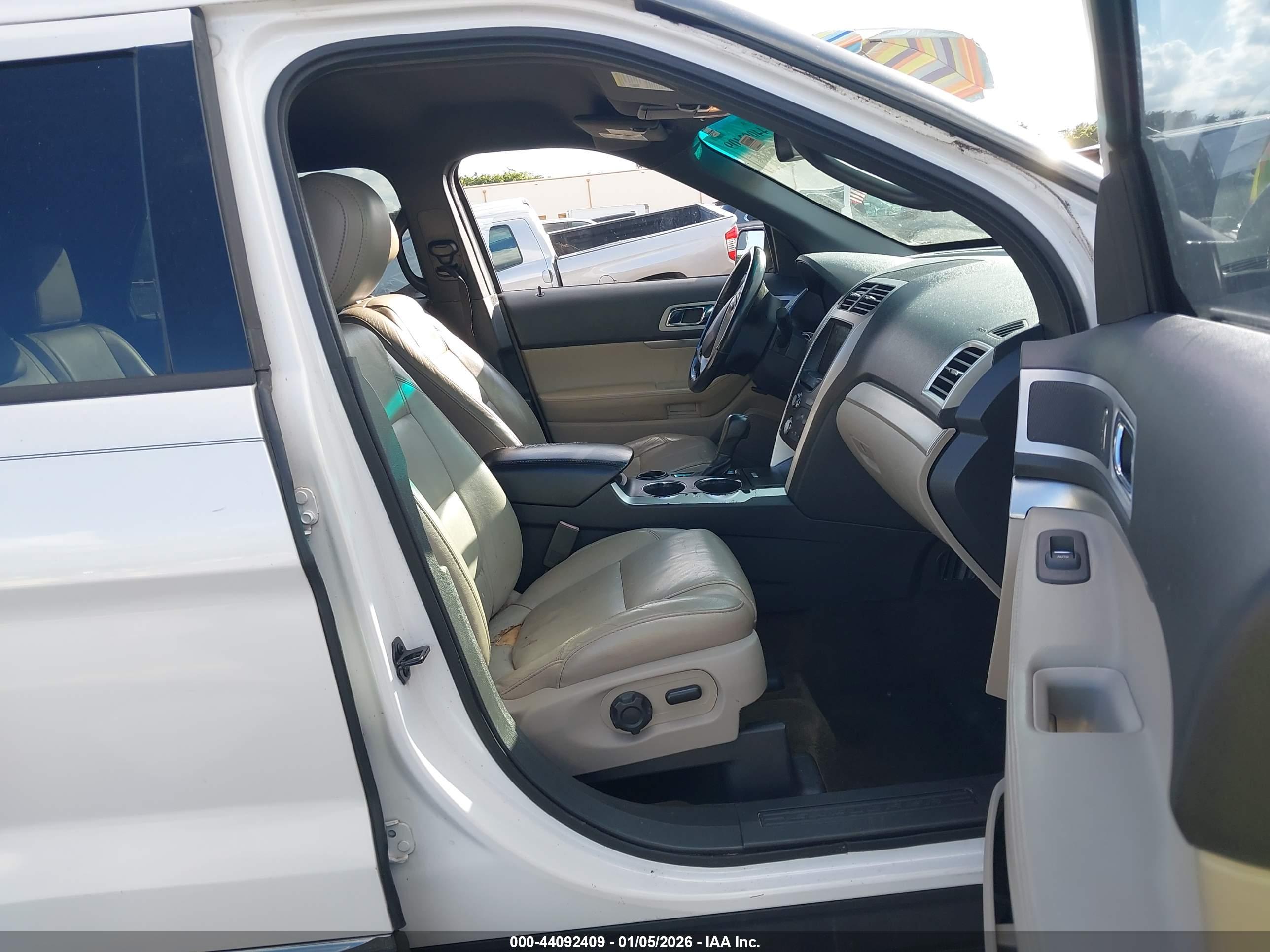 FORD EXPLORER image 5