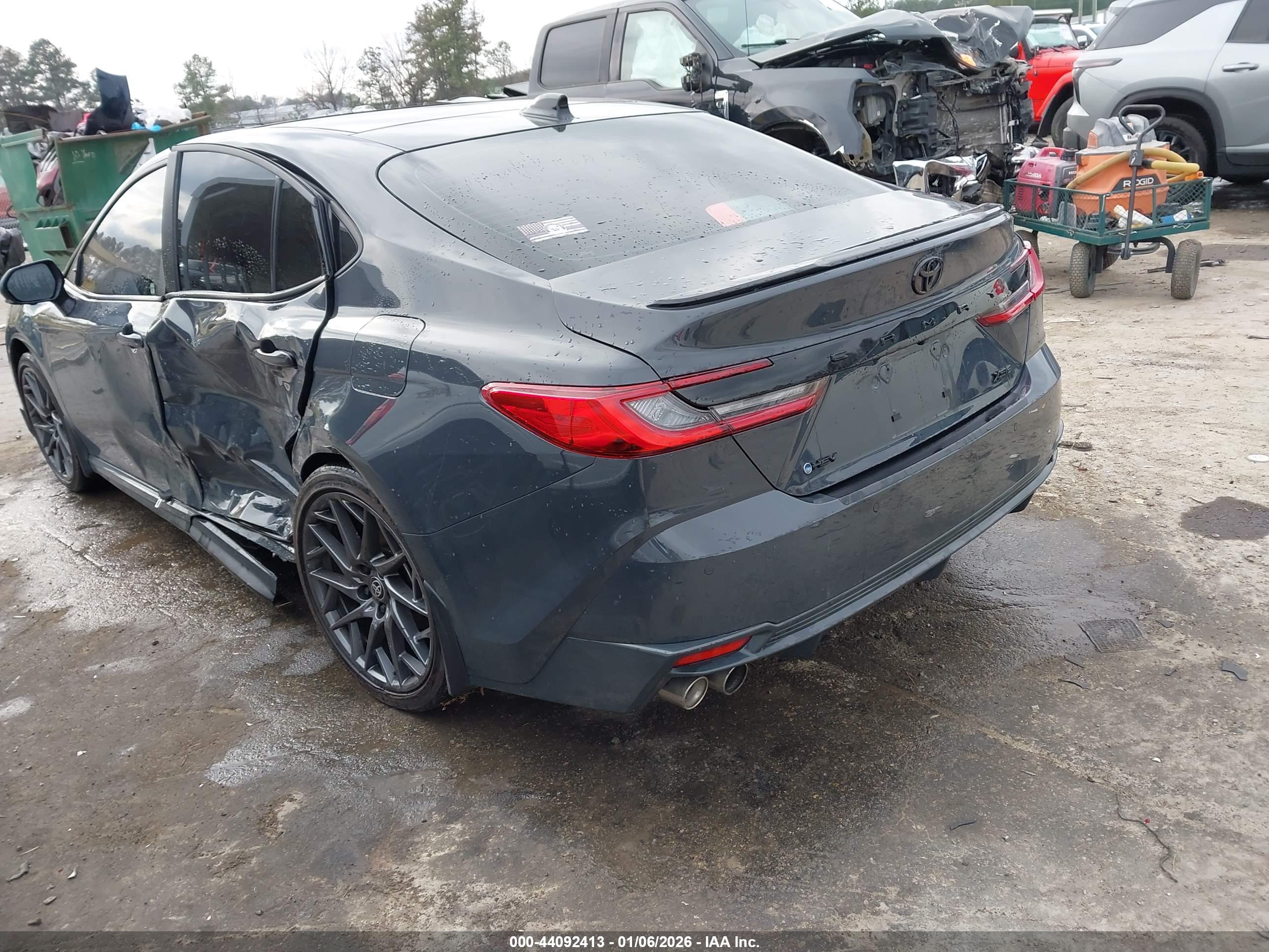 TOYOTA CAMRY image 3