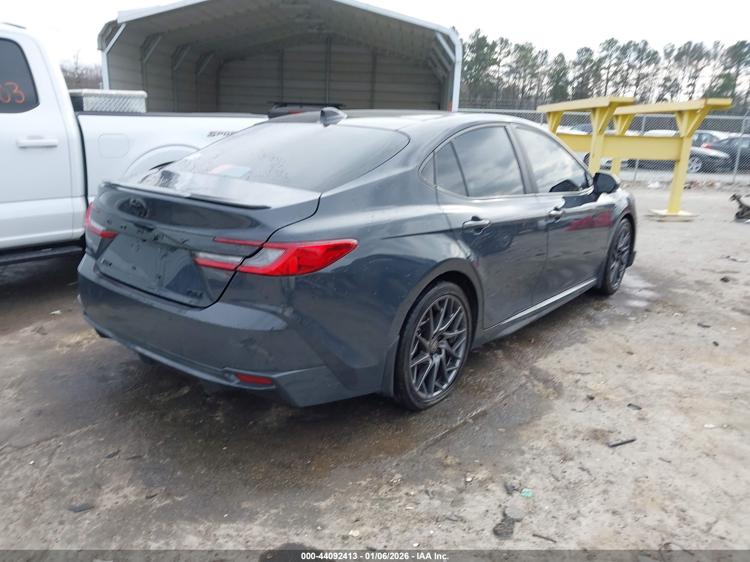 TOYOTA CAMRY image 4