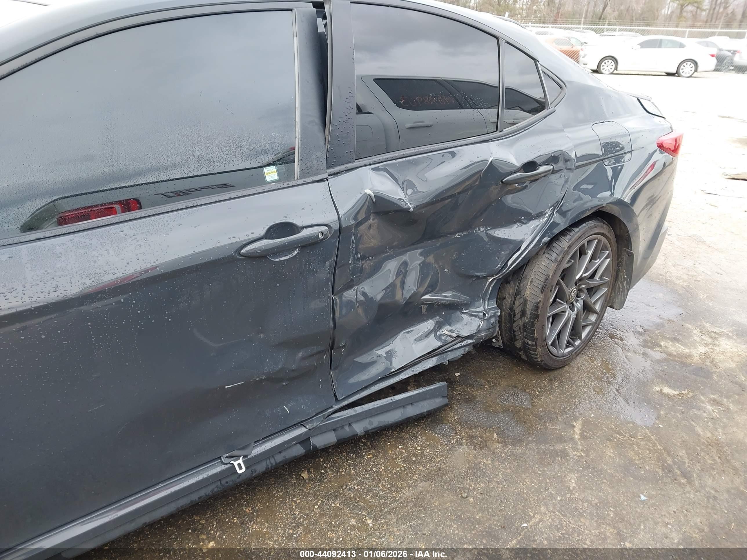 TOYOTA CAMRY image 6