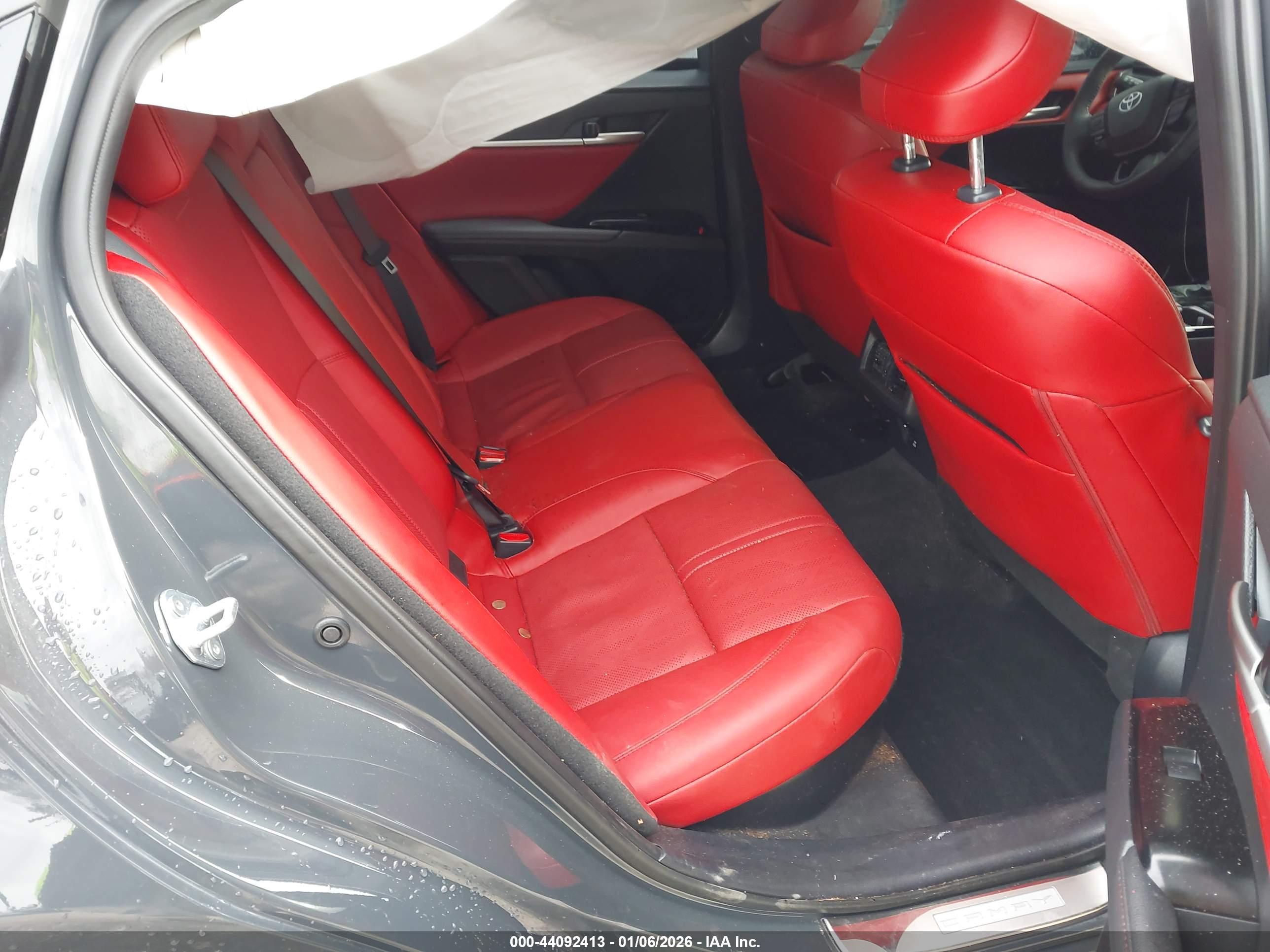TOYOTA CAMRY image 8