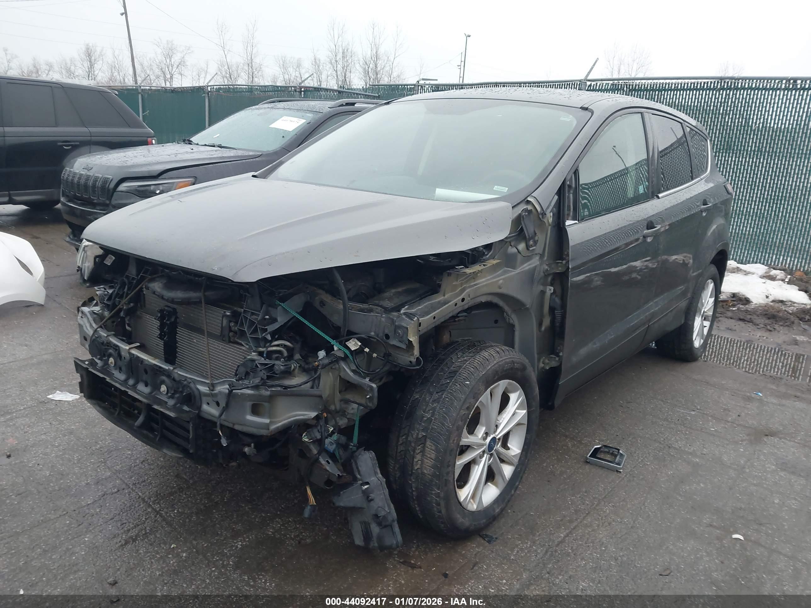FORD ESCAPE image 2