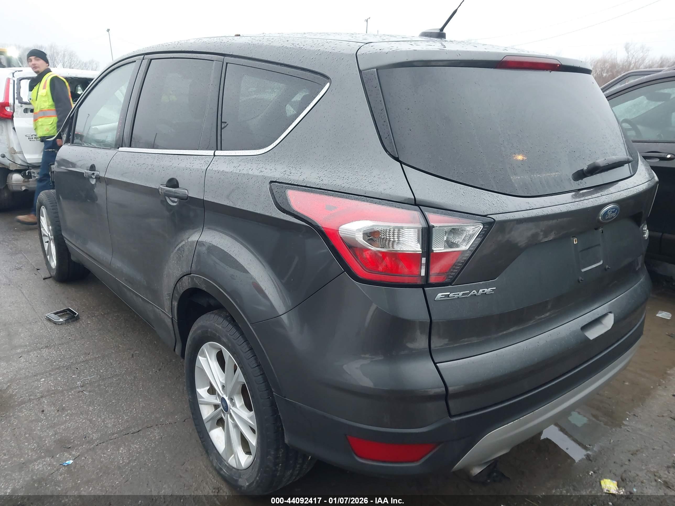 FORD ESCAPE image 3