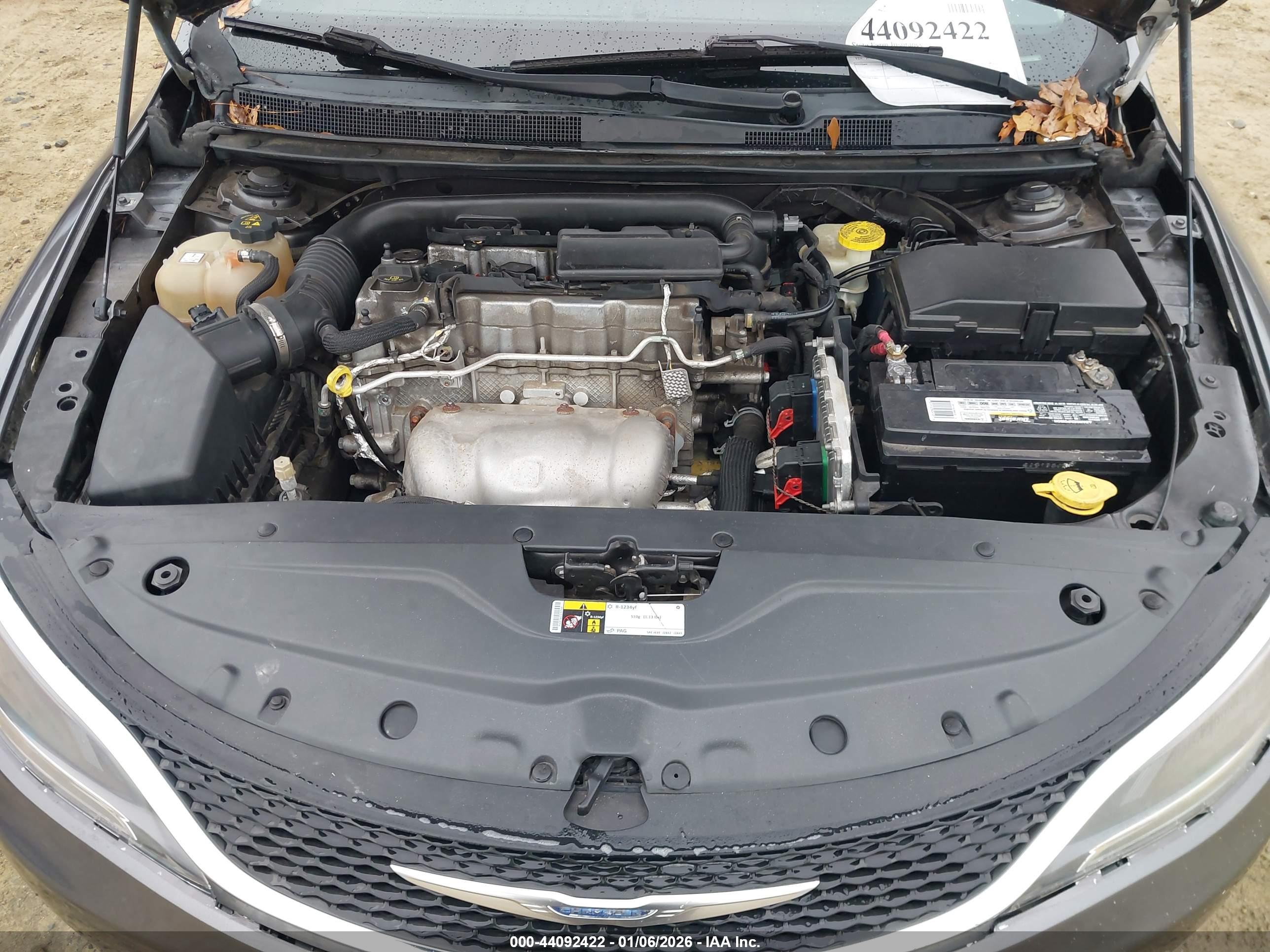 CHRYSLER 200 image 10