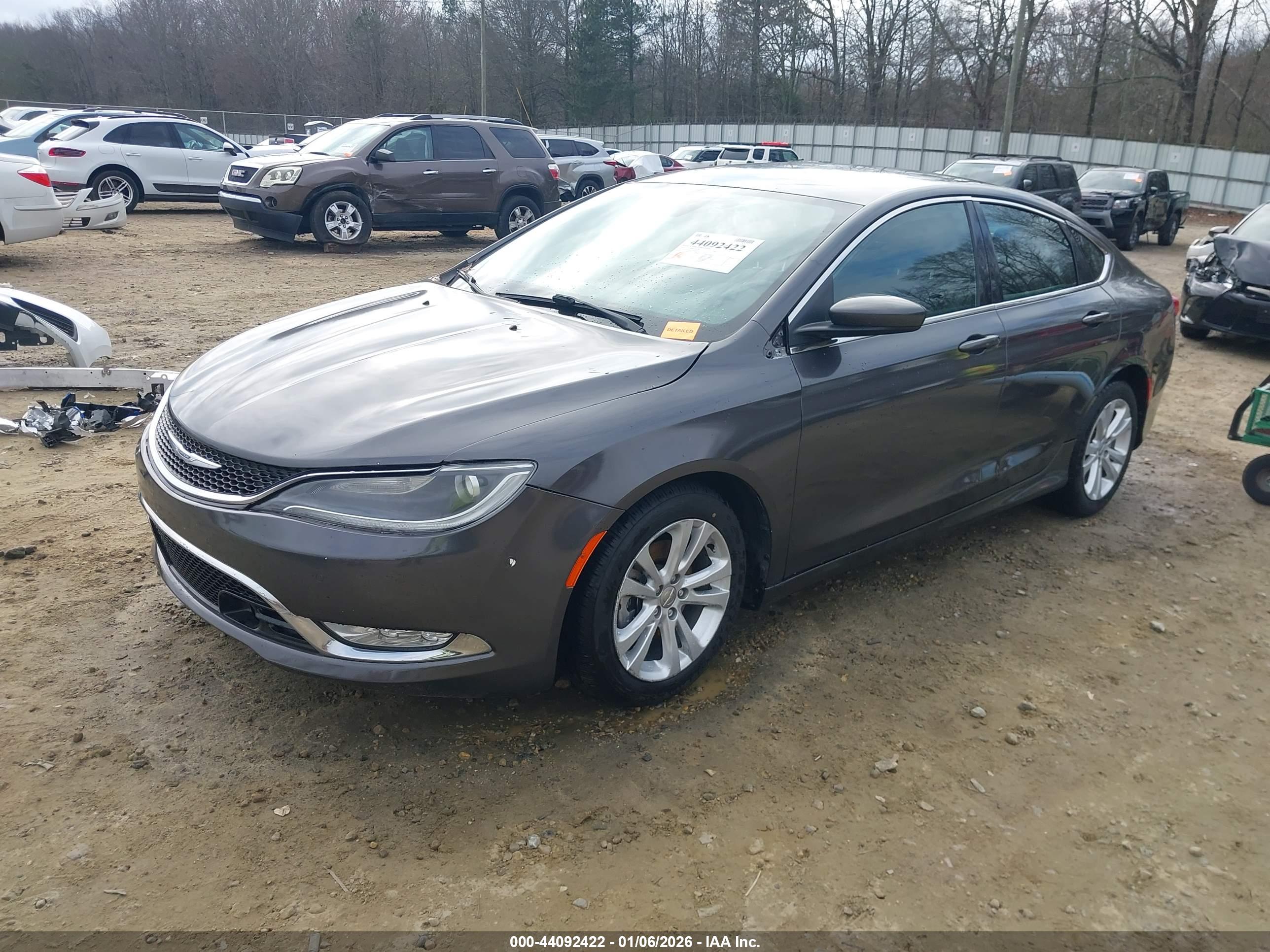 CHRYSLER 200 image 2