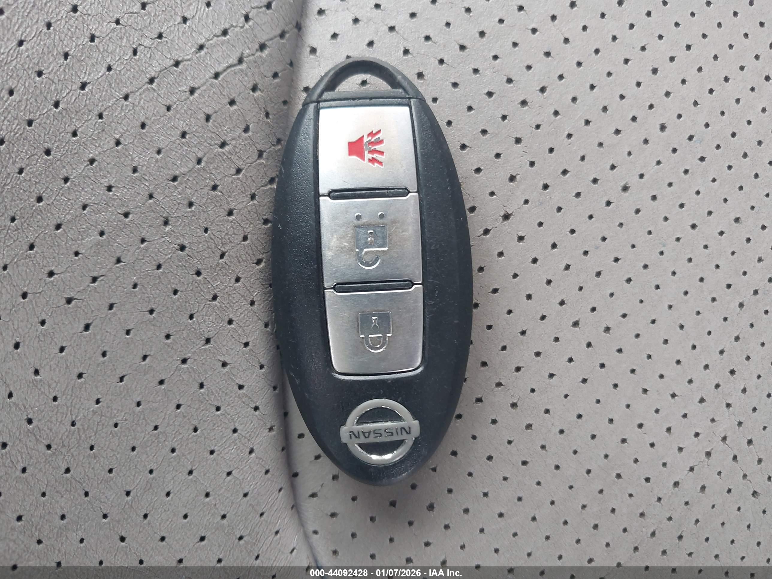 NISSAN ROGUE image 11