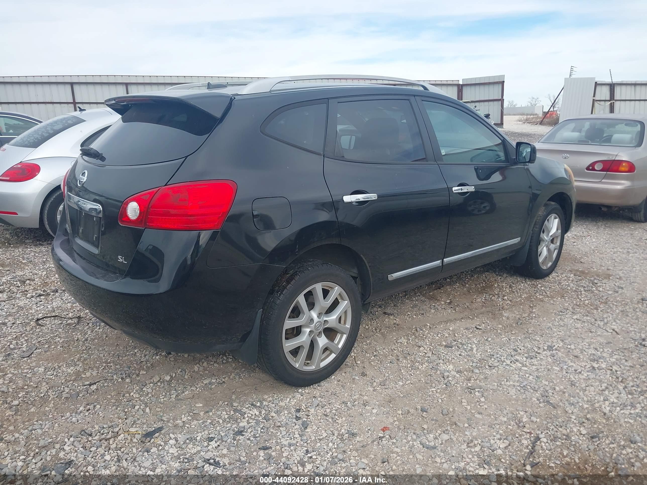NISSAN ROGUE image 4