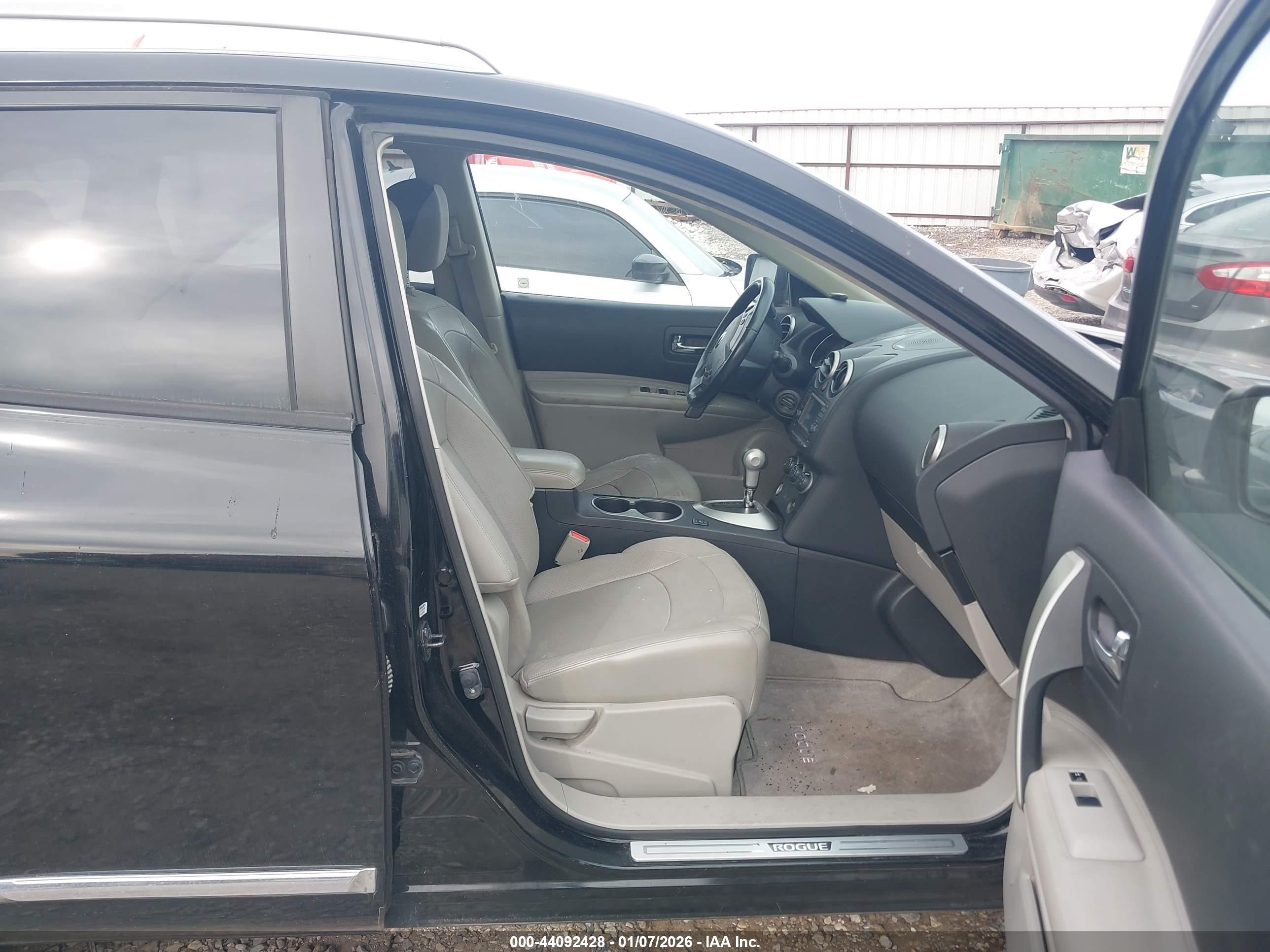 NISSAN ROGUE image 5
