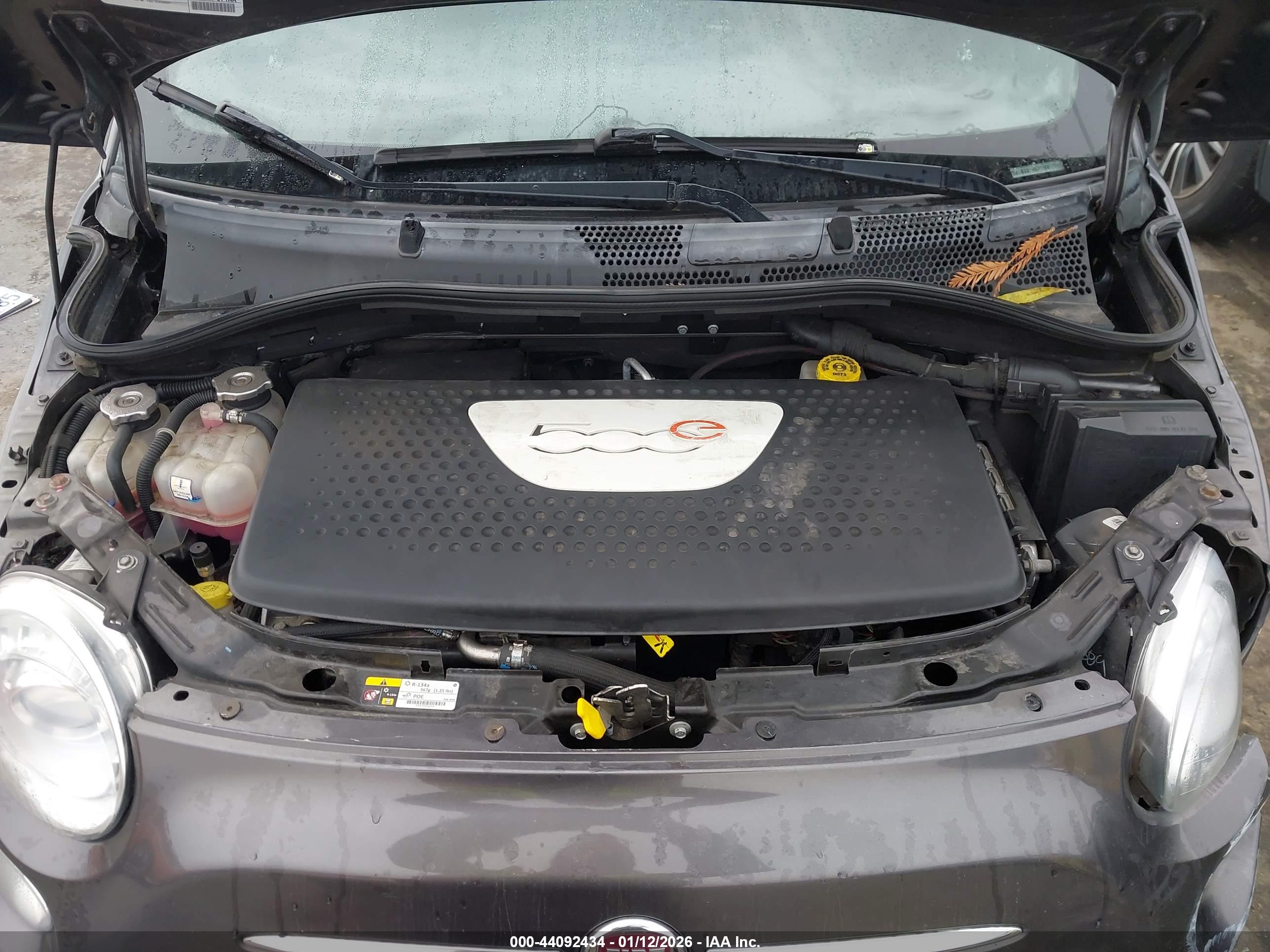 FIAT 500E image 10