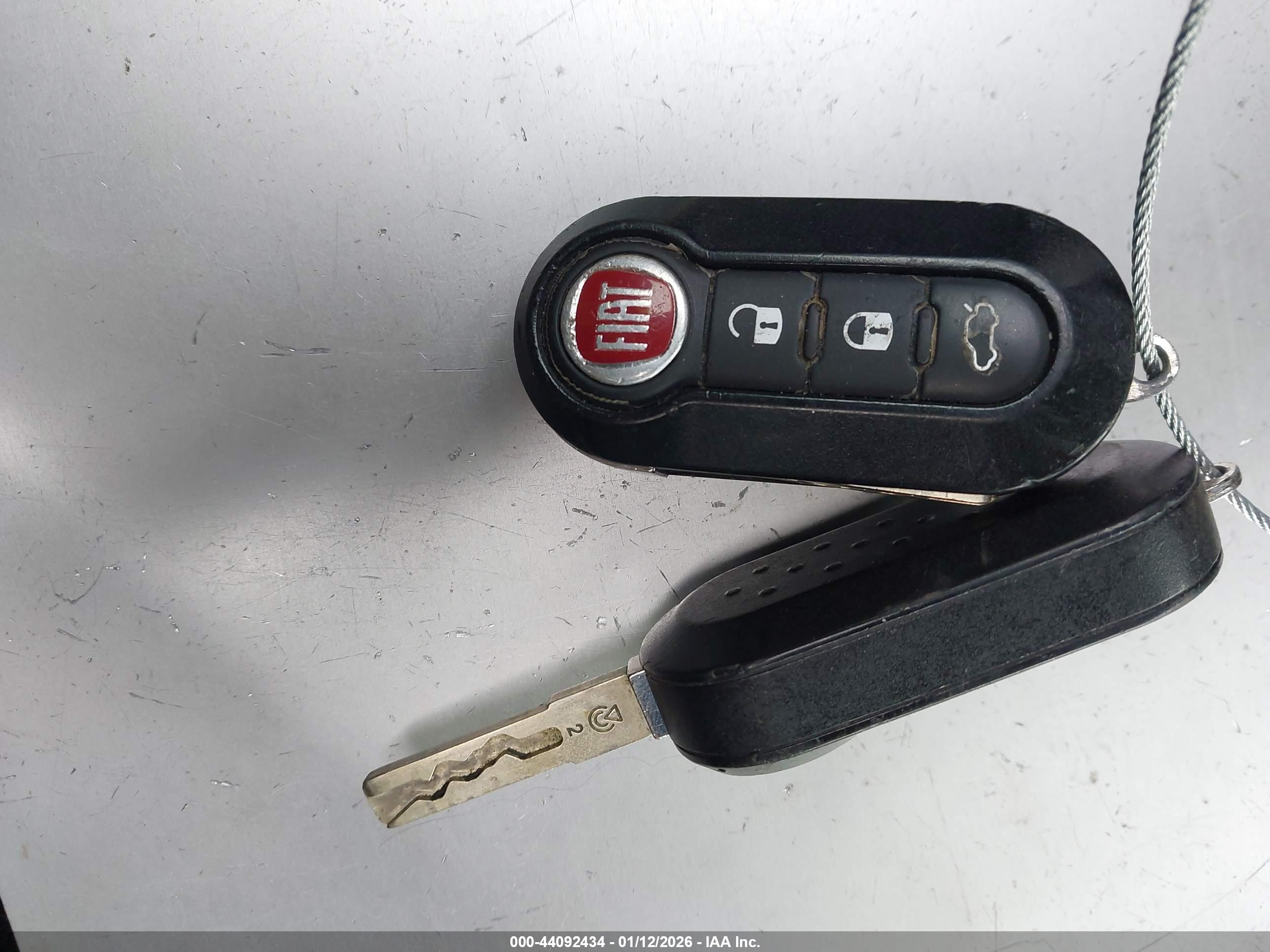 FIAT 500E image 11