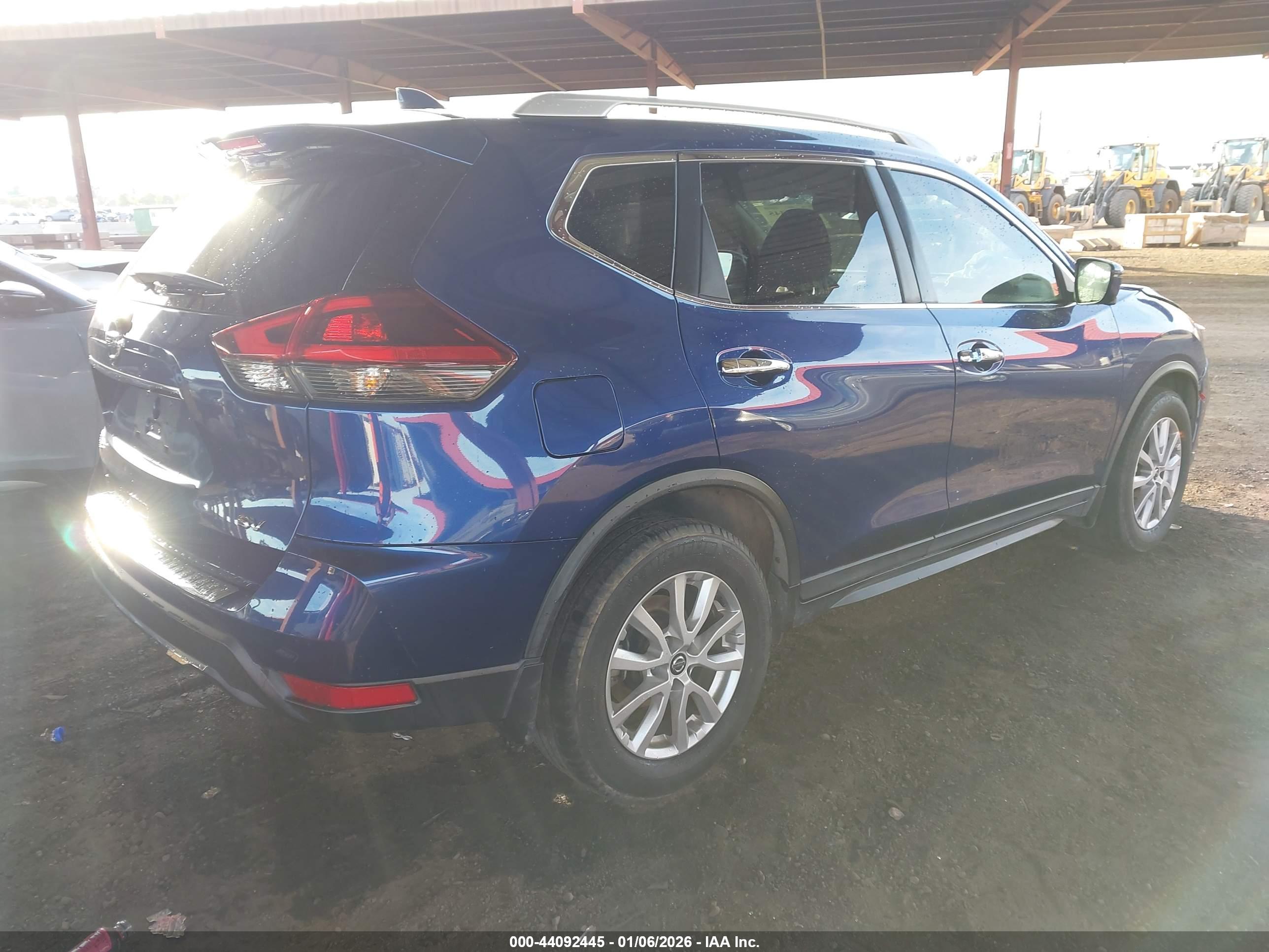NISSAN ROGUE image 4