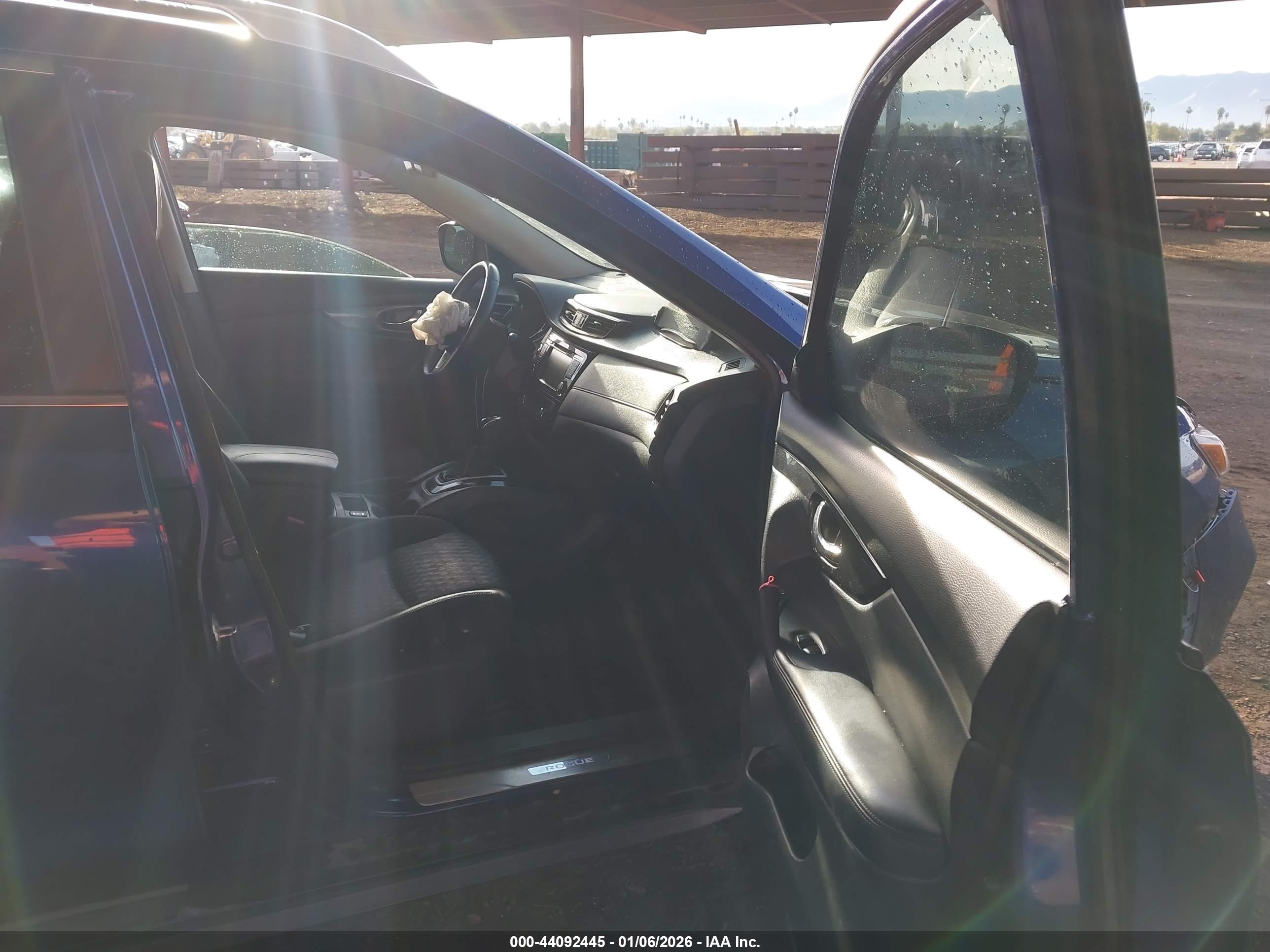NISSAN ROGUE image 5