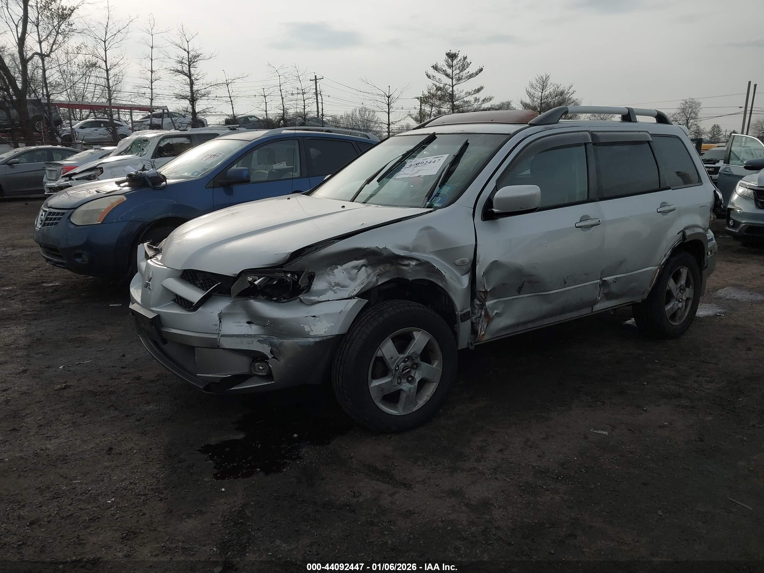 MITSUBISHI OUTLANDER image 2