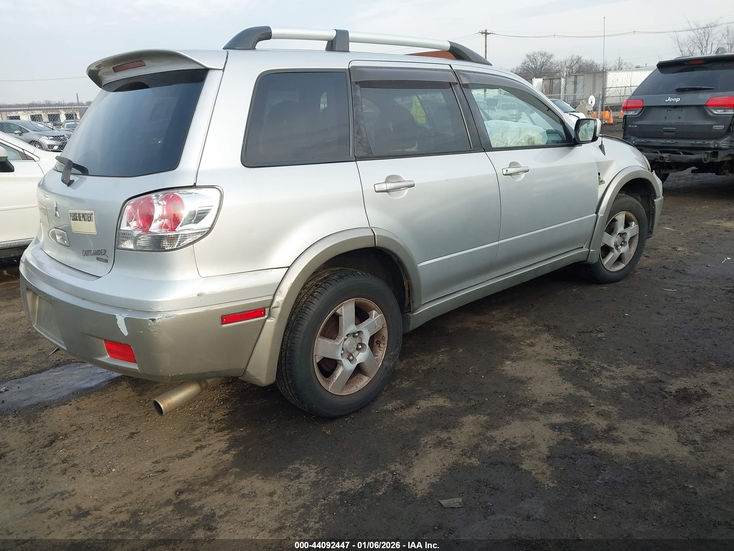 MITSUBISHI OUTLANDER image 4