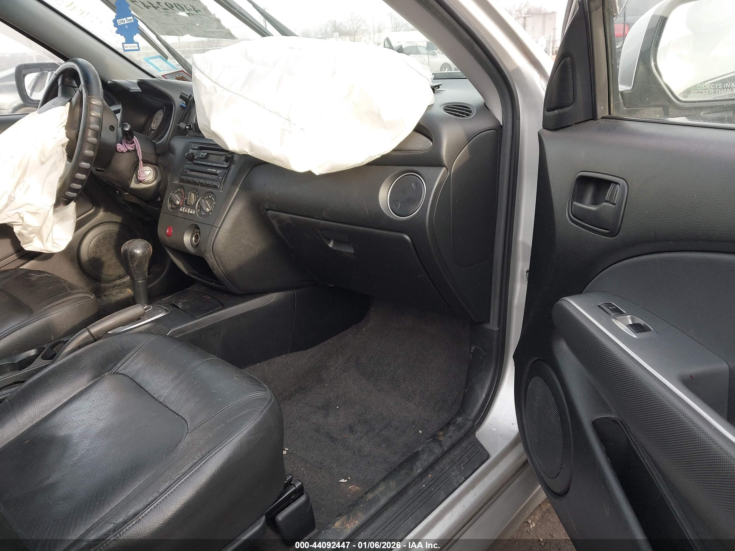 MITSUBISHI OUTLANDER image 5