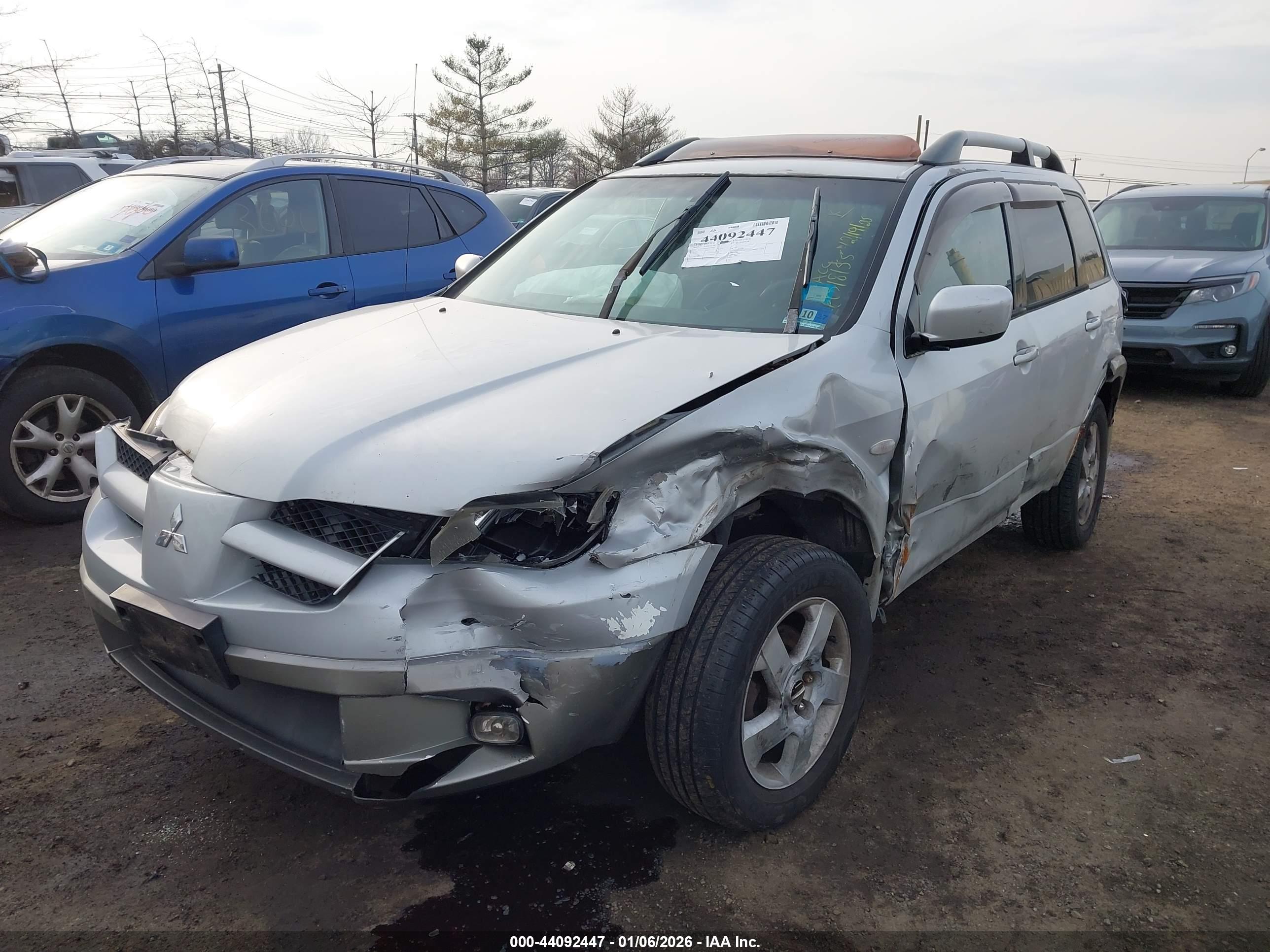 MITSUBISHI OUTLANDER image 6