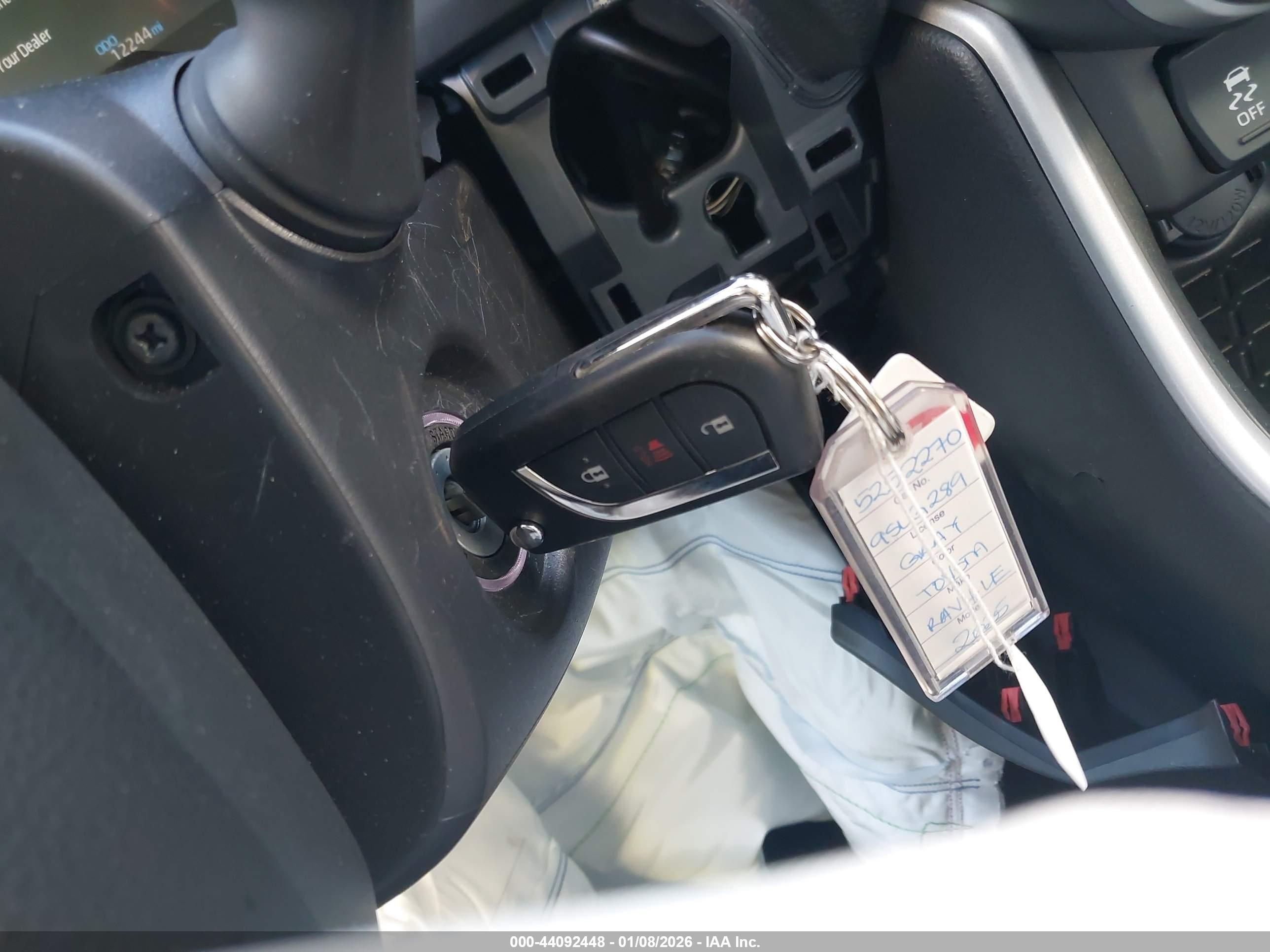 TOYOTA RAV4 image 11