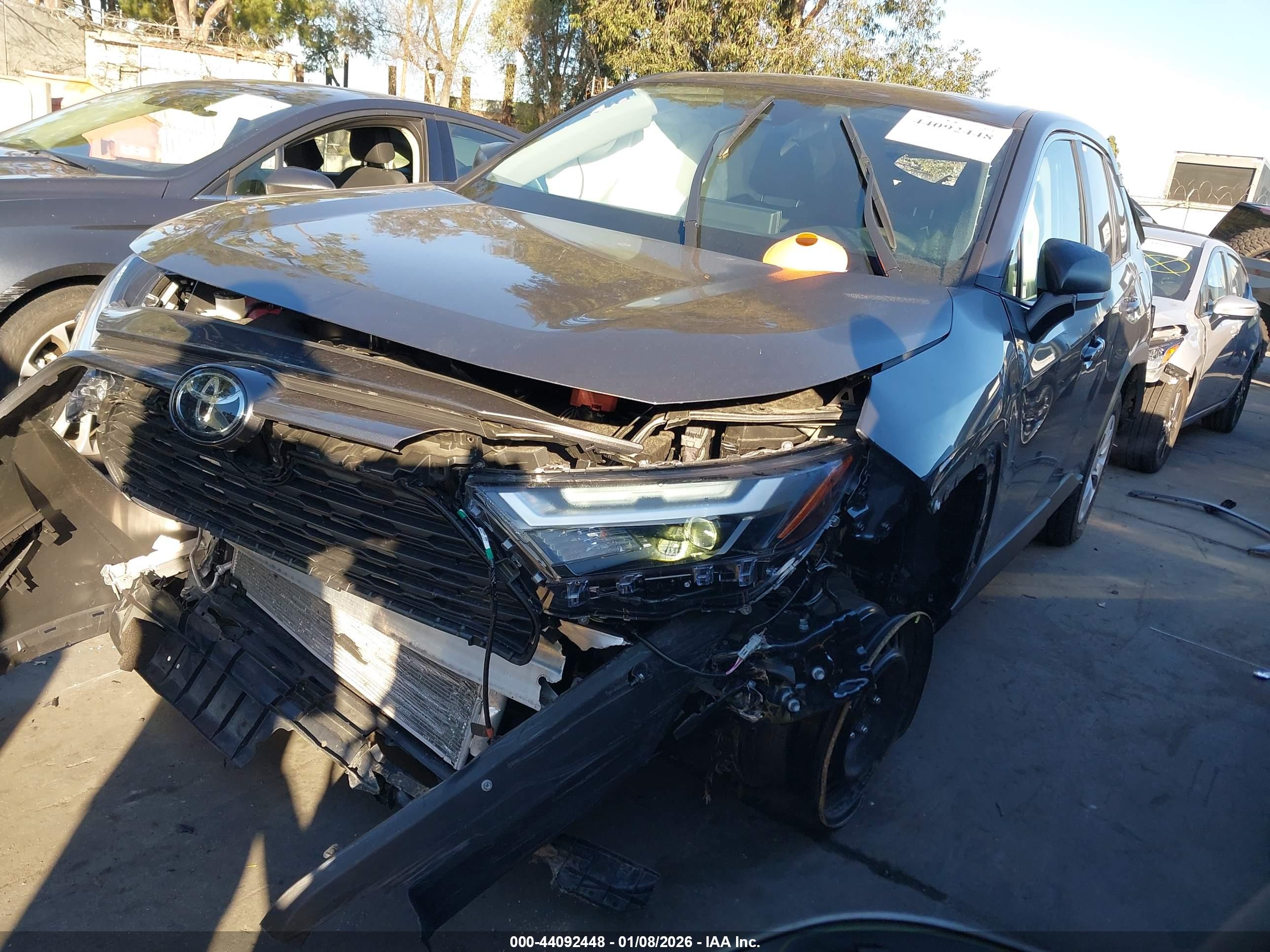 TOYOTA RAV4 image 2