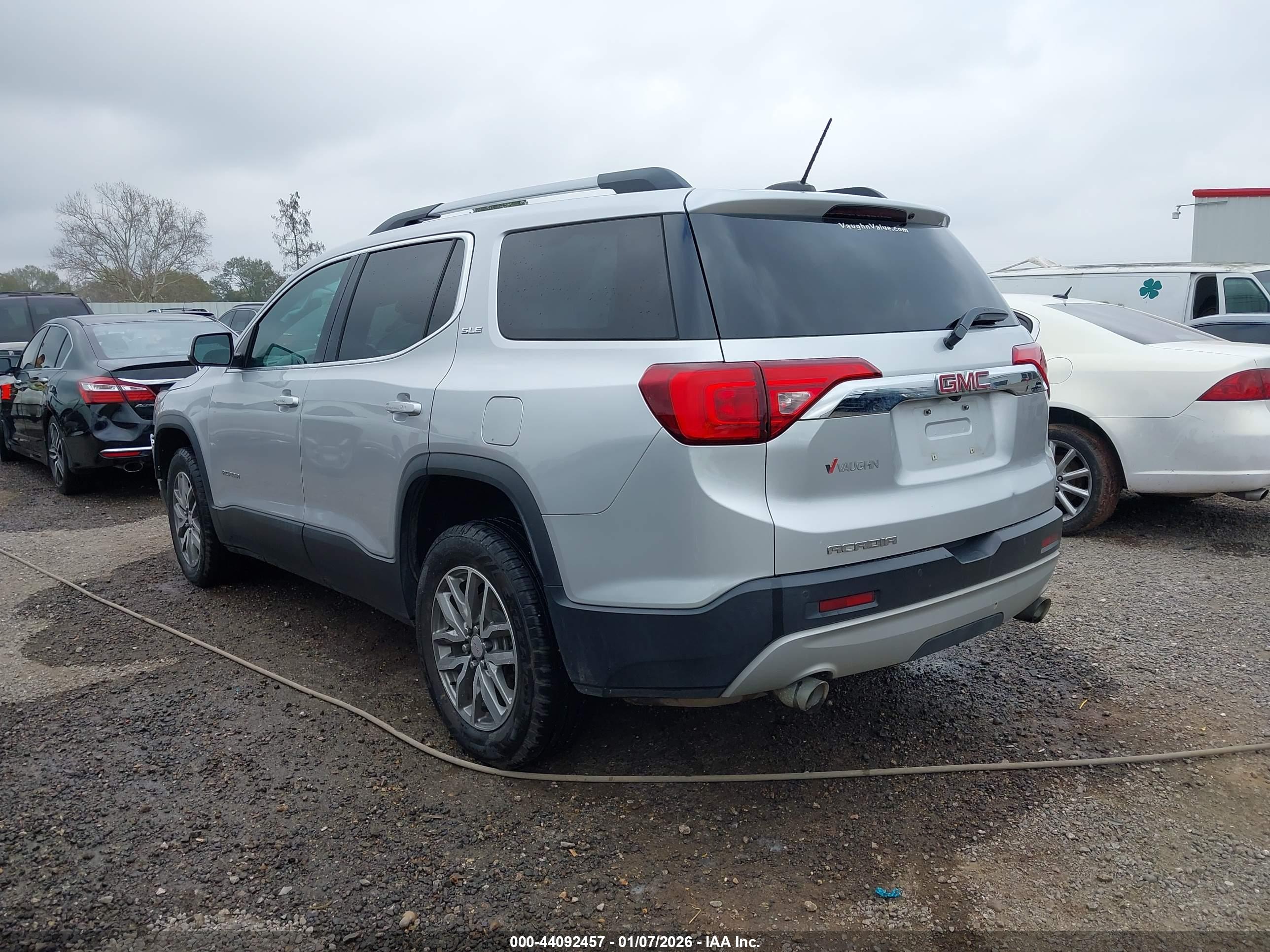 GMC ACADIA image 3