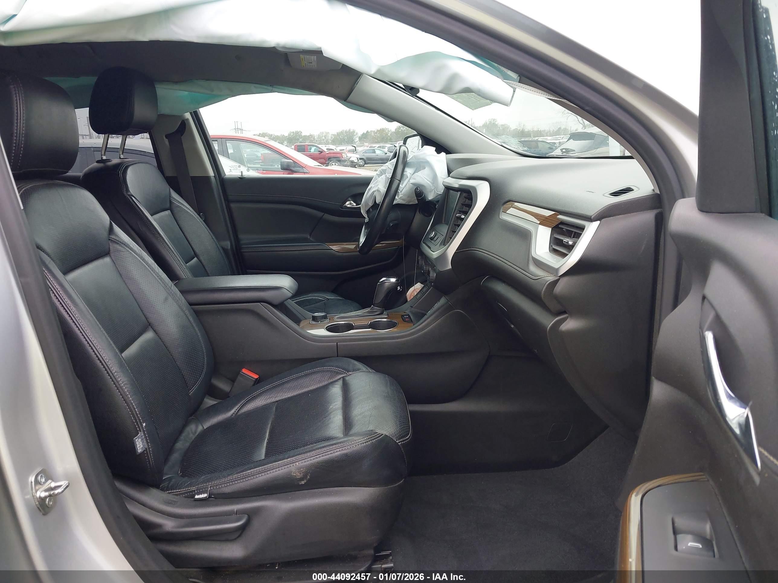 GMC ACADIA image 5