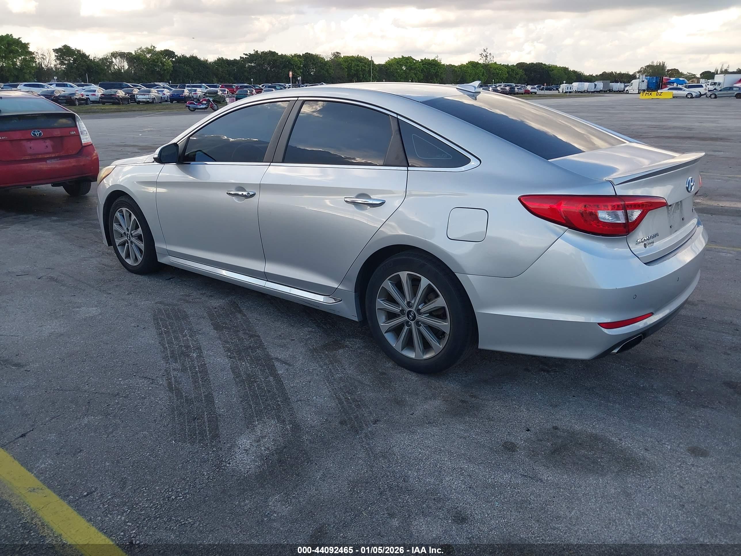 HYUNDAI SONATA image 3