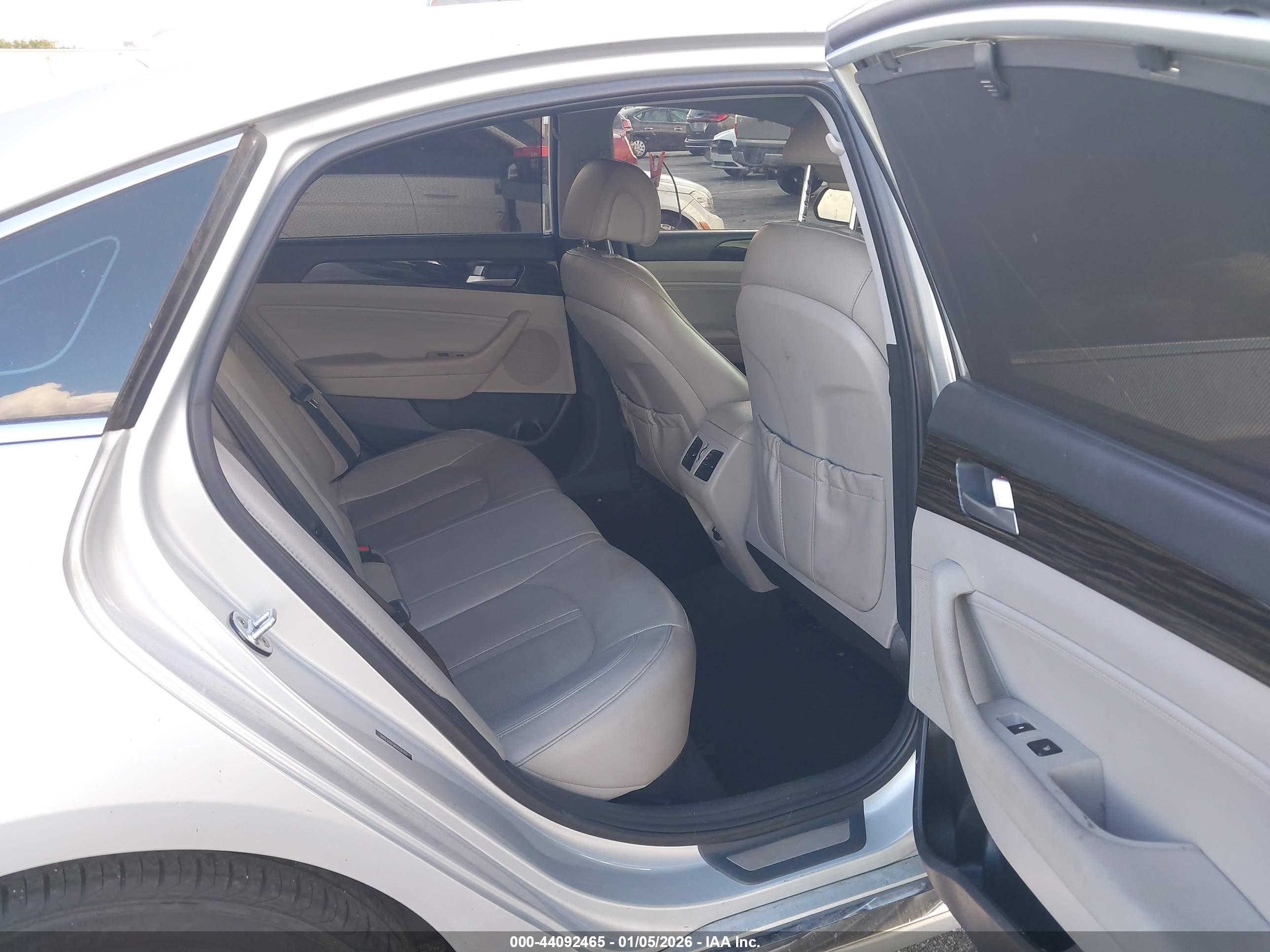 HYUNDAI SONATA image 8
