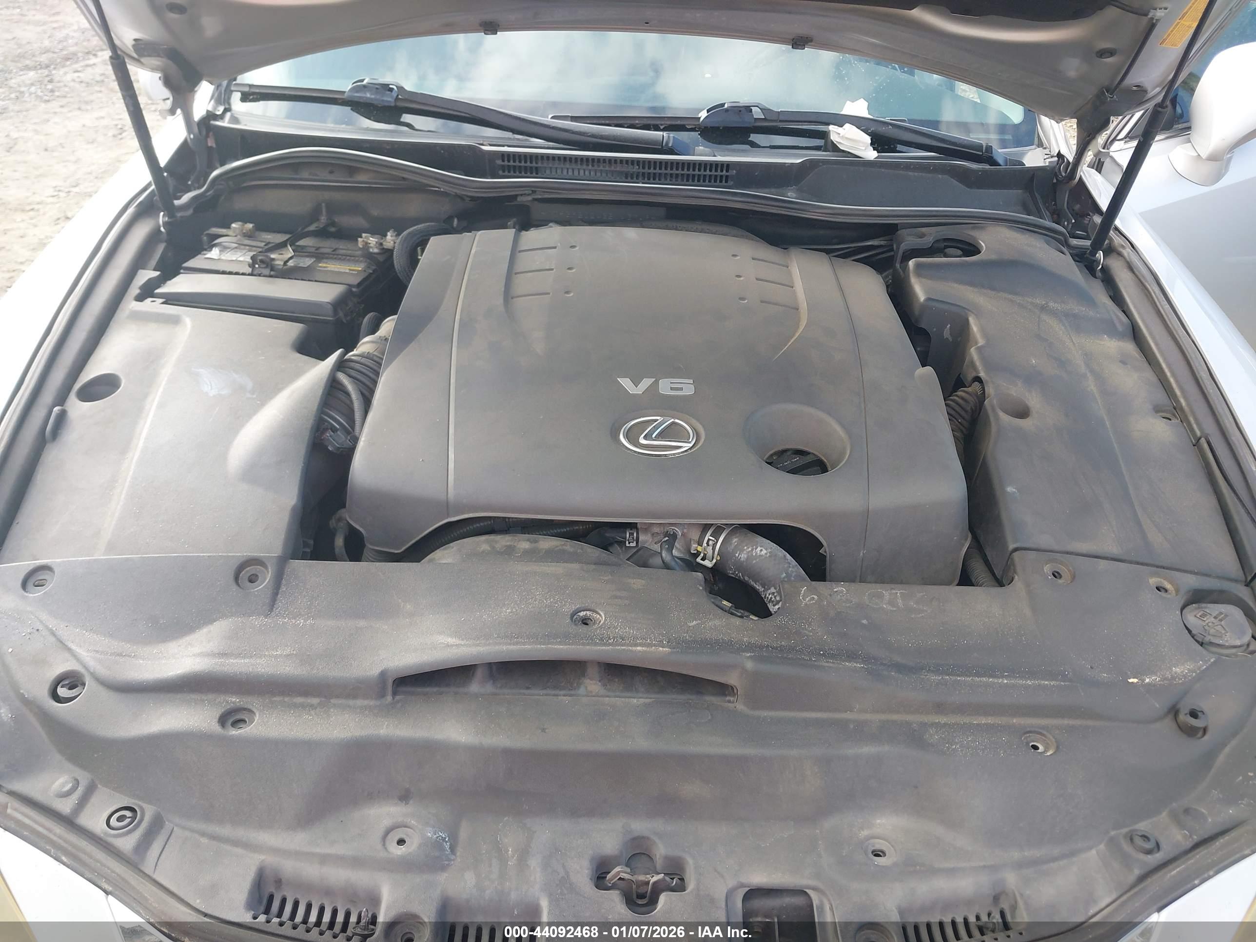 LEXUS IS image 10