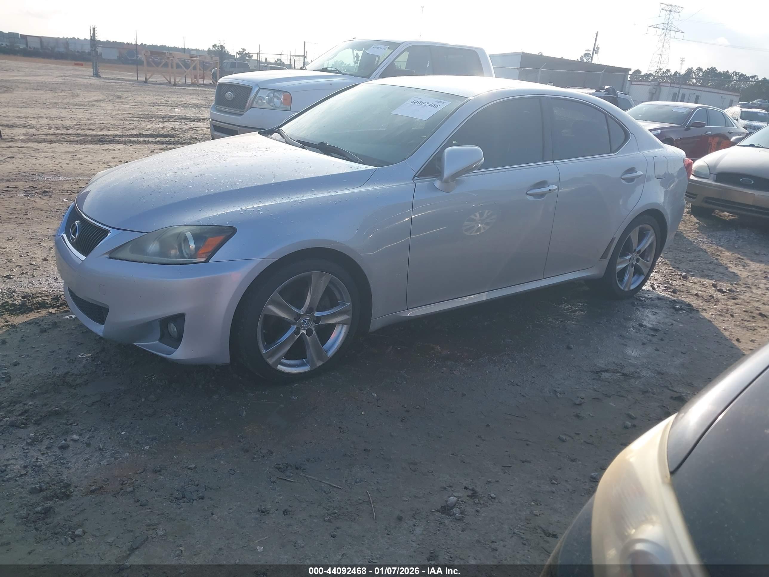LEXUS IS image 2