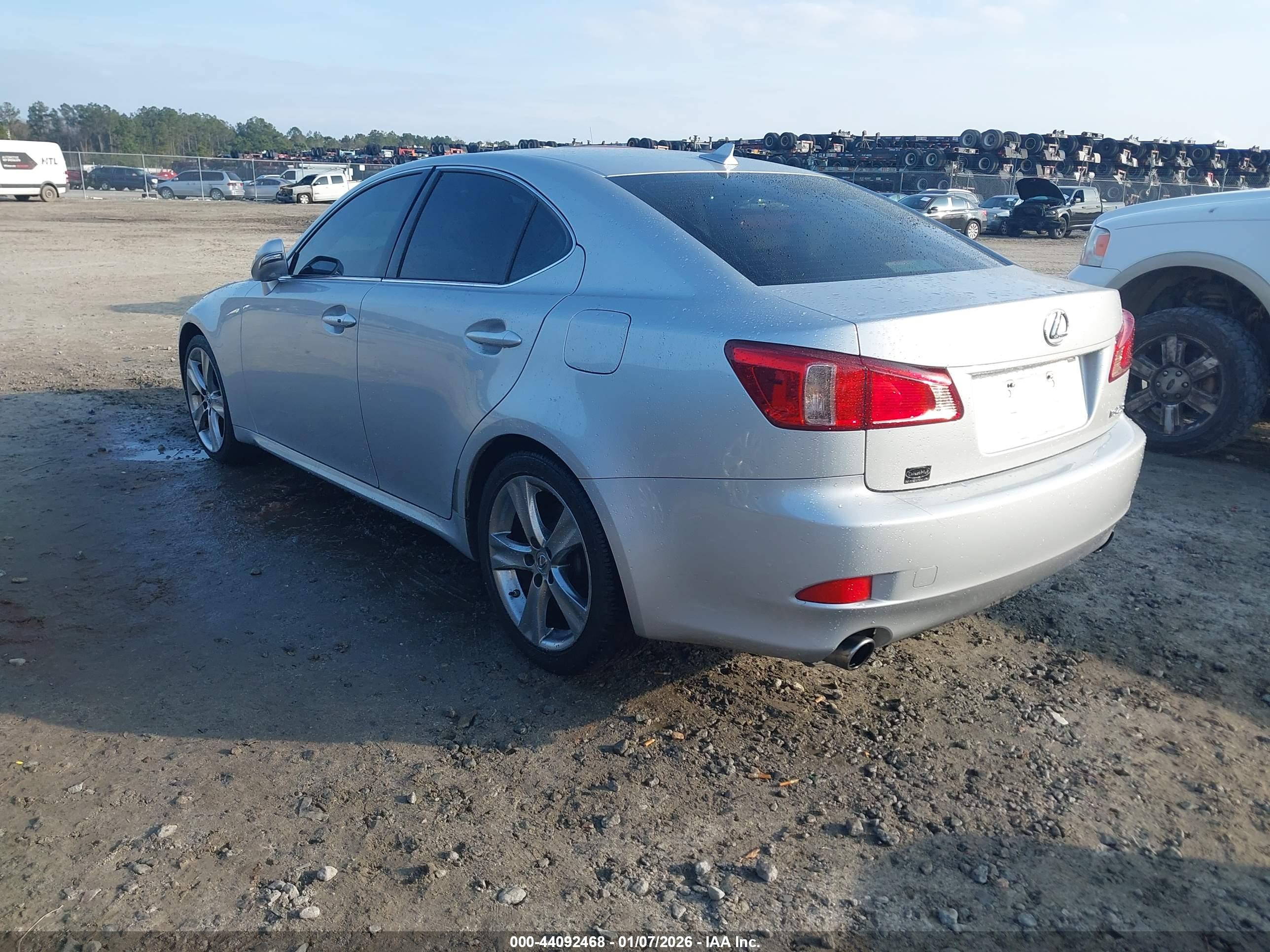 LEXUS IS image 3