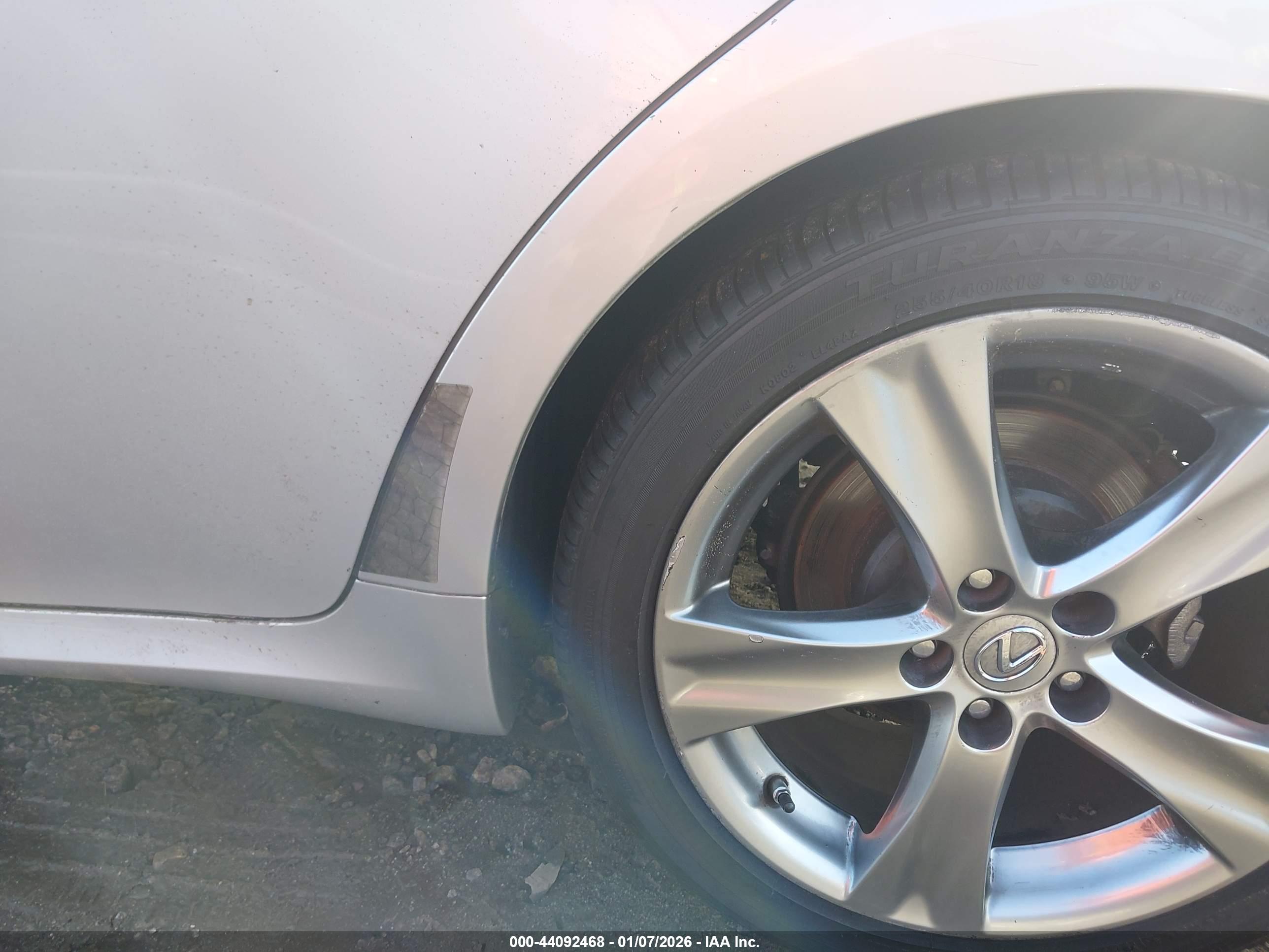 LEXUS IS image 6