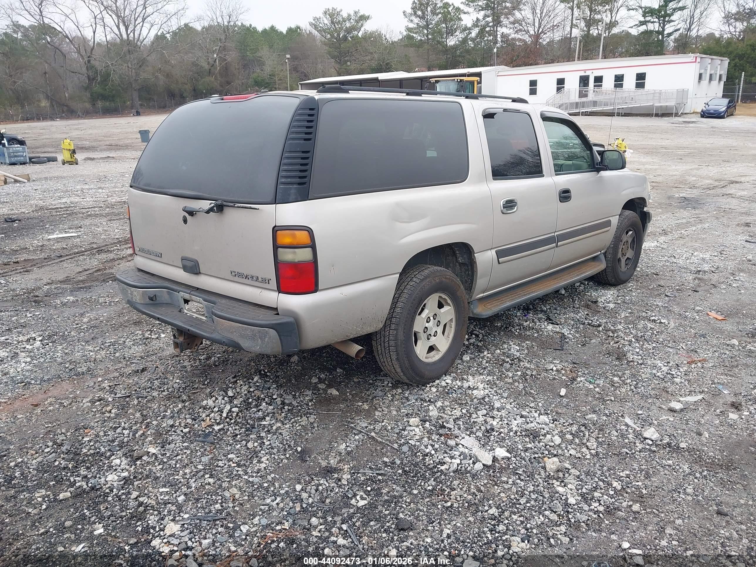 CHEVROLET SUBURBAN image 4
