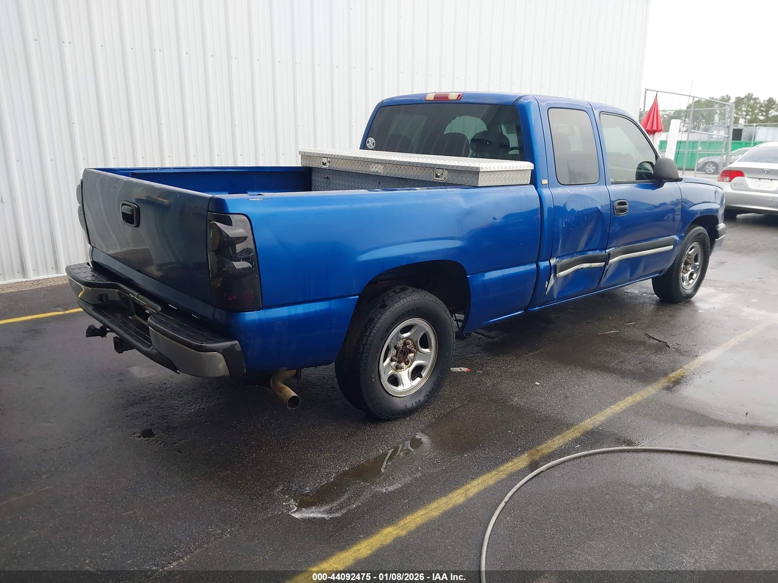 CHEVROLET SILVERADO image 4