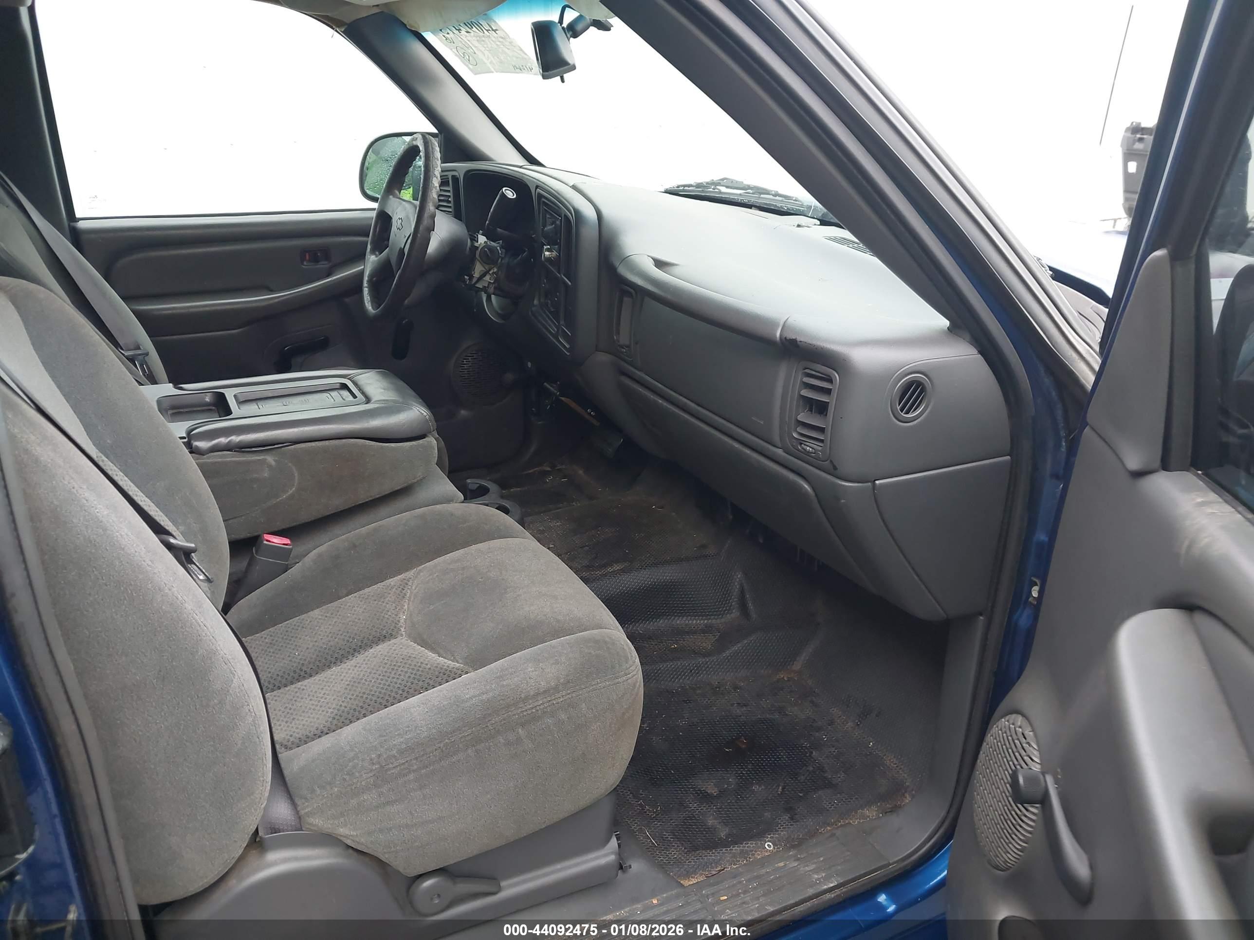 CHEVROLET SILVERADO image 5