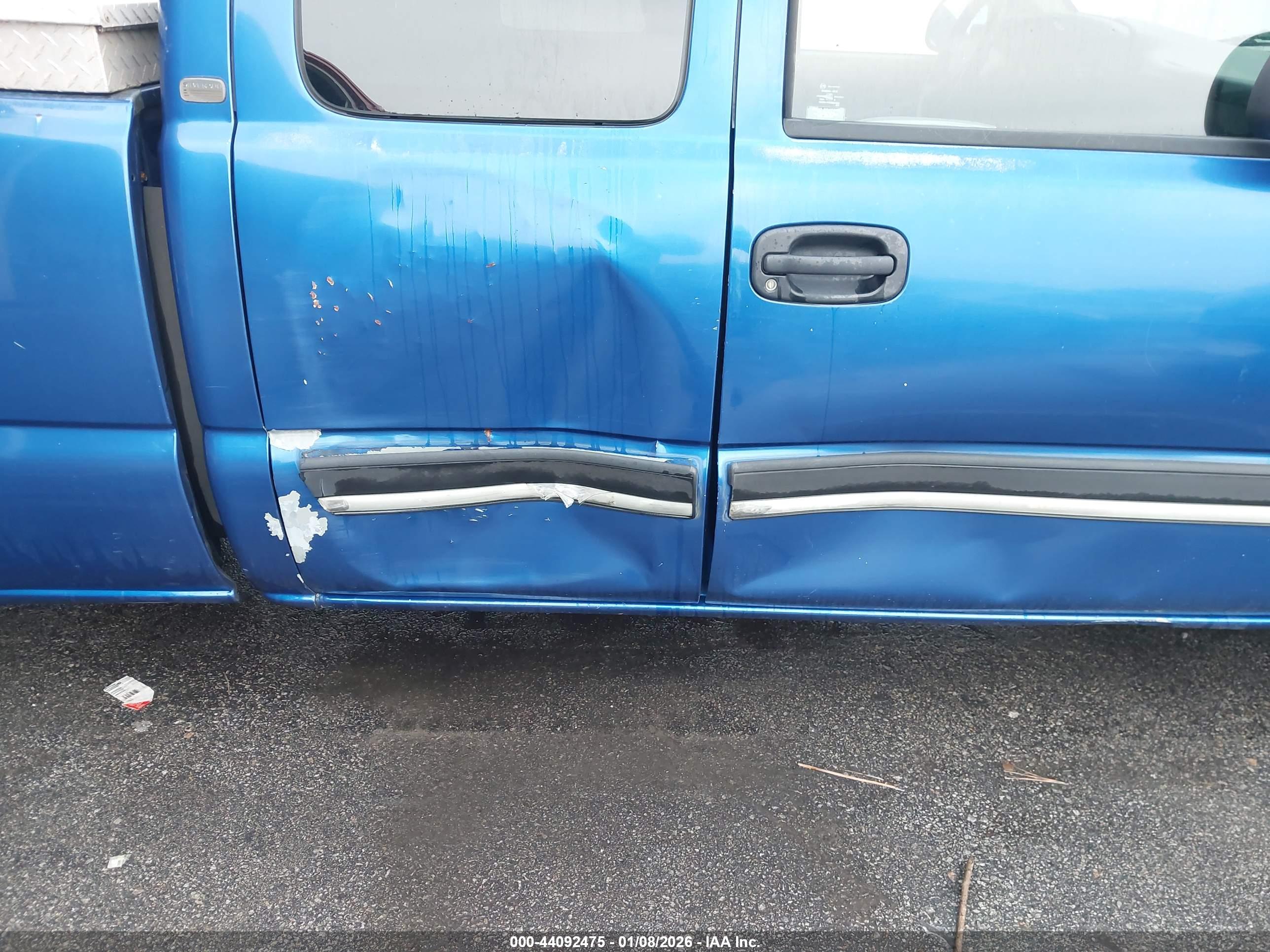 CHEVROLET SILVERADO image 6