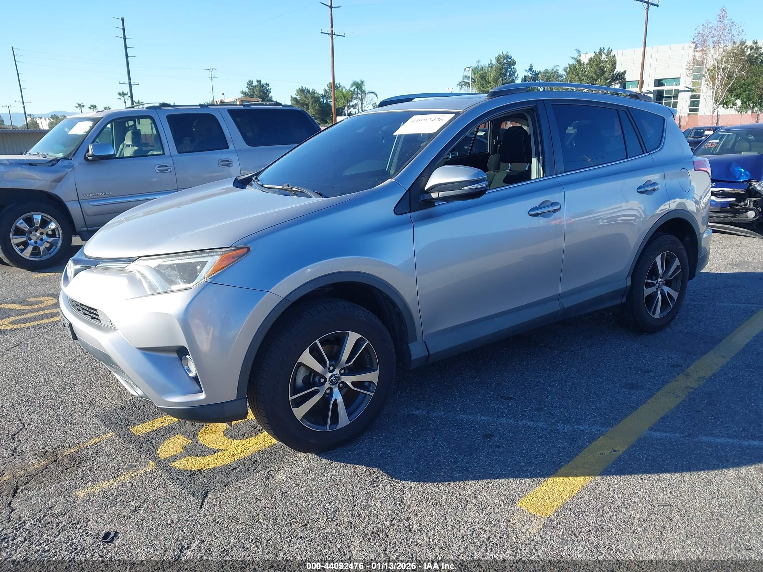 TOYOTA RAV4 image 2