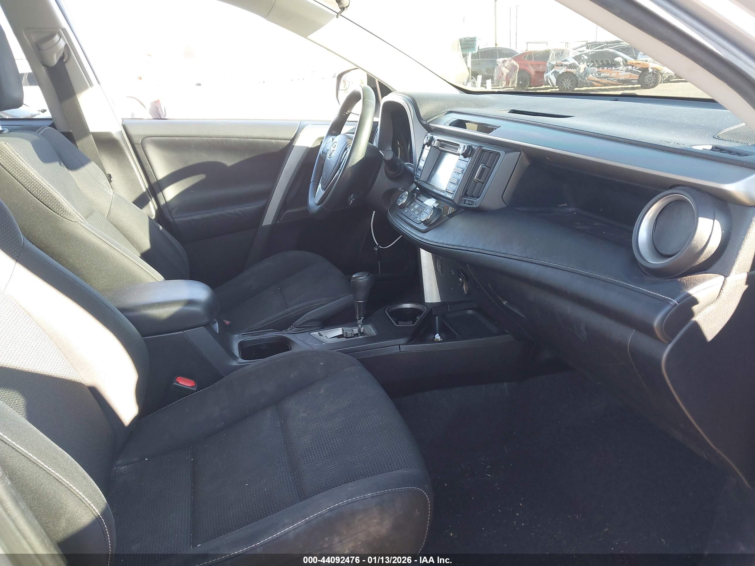 TOYOTA RAV4 image 5