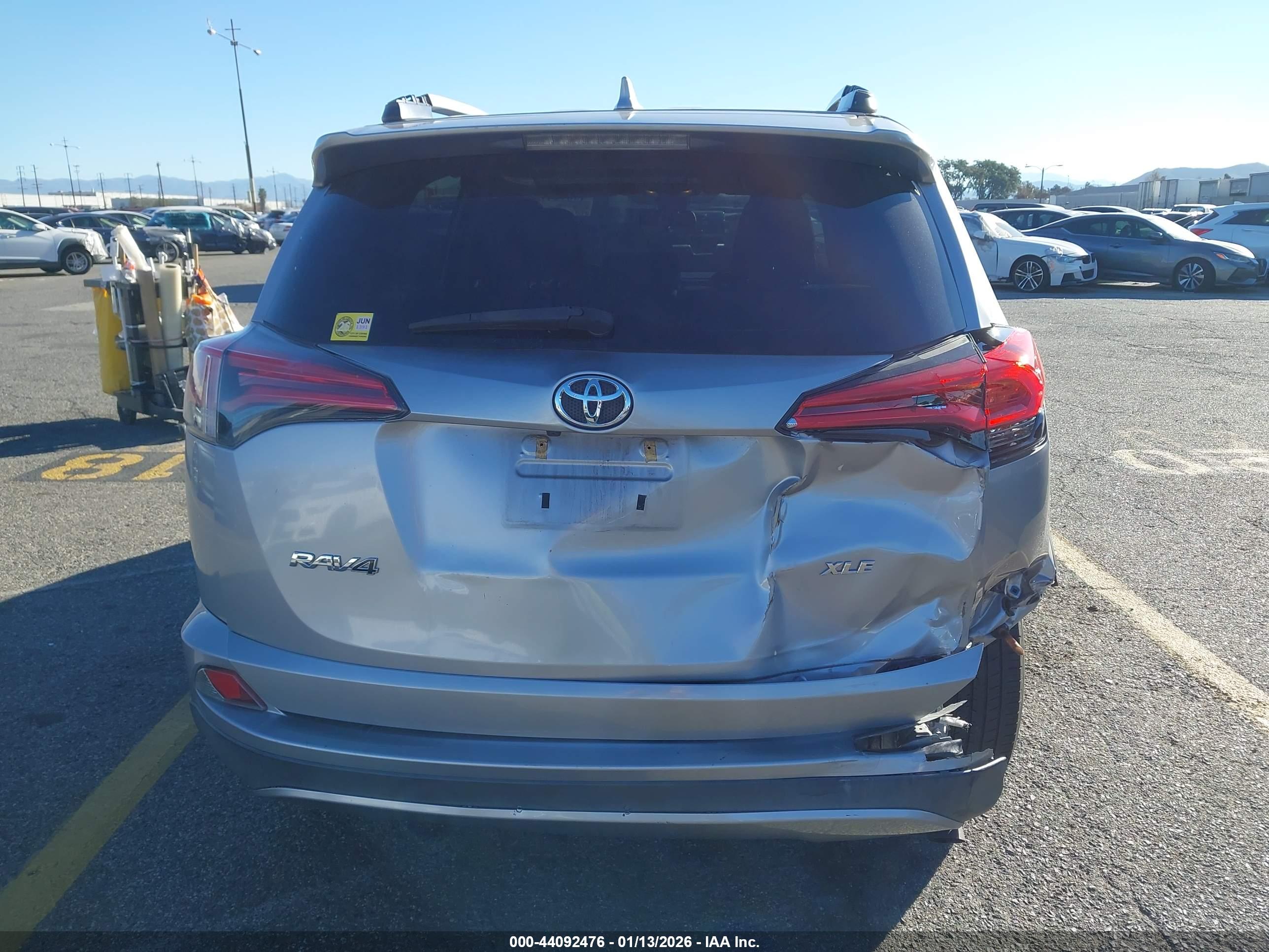 TOYOTA RAV4 image 6