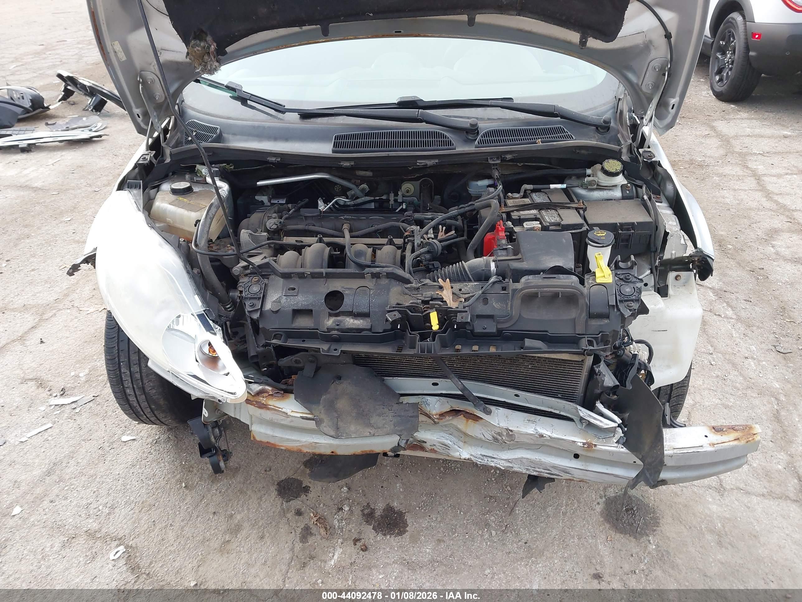 FORD FIESTA image 10