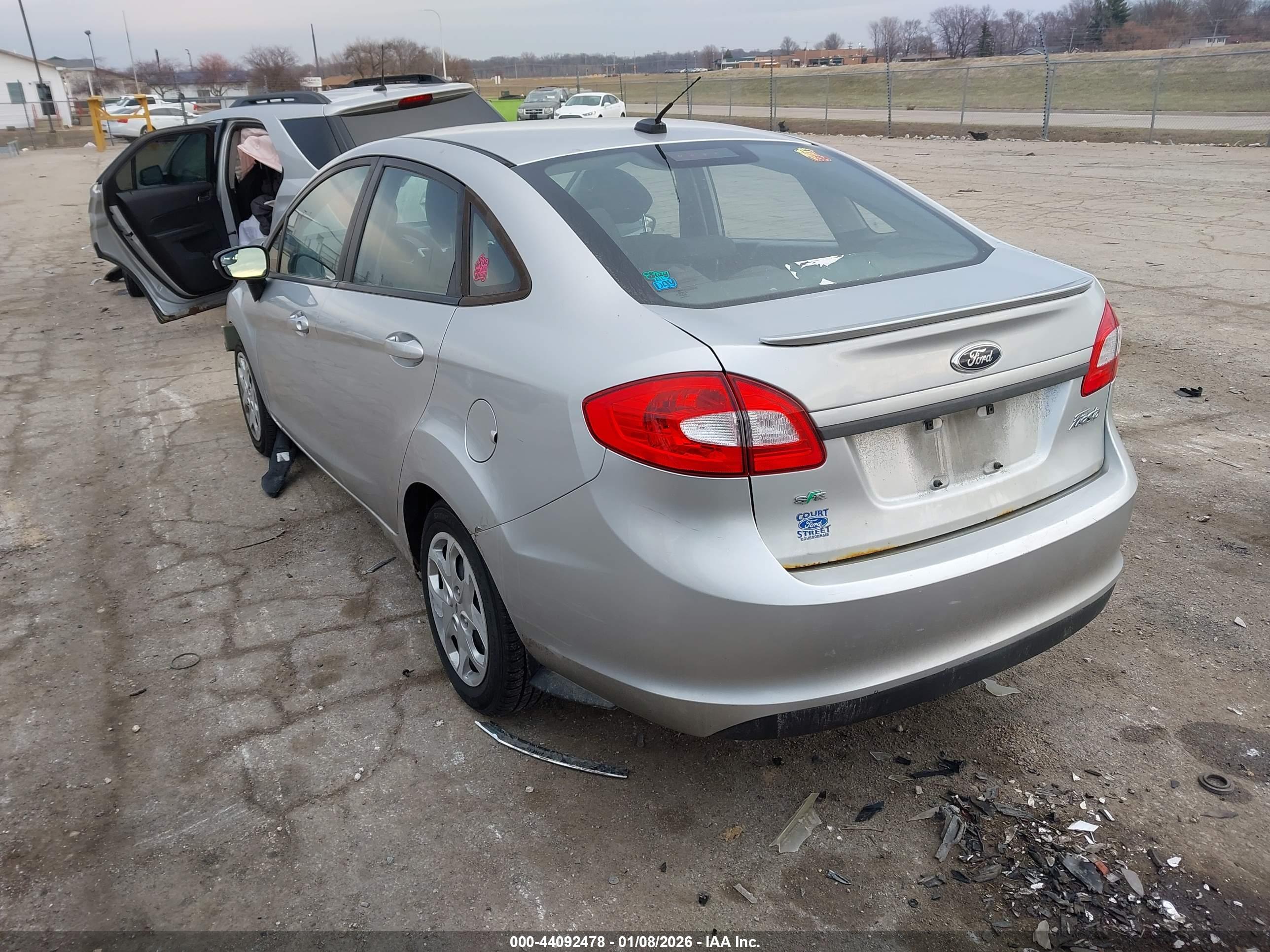FORD FIESTA image 3