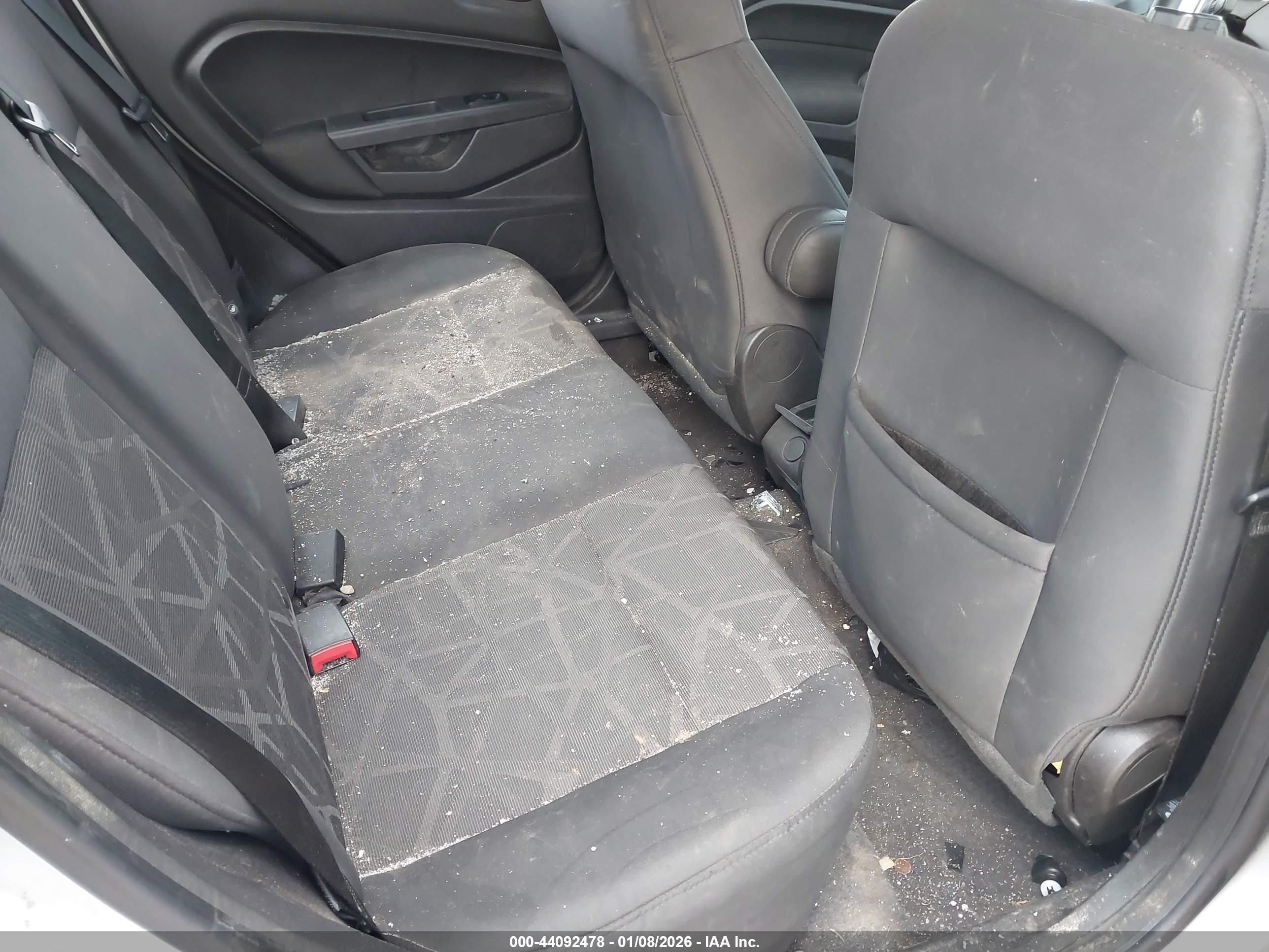 FORD FIESTA image 8