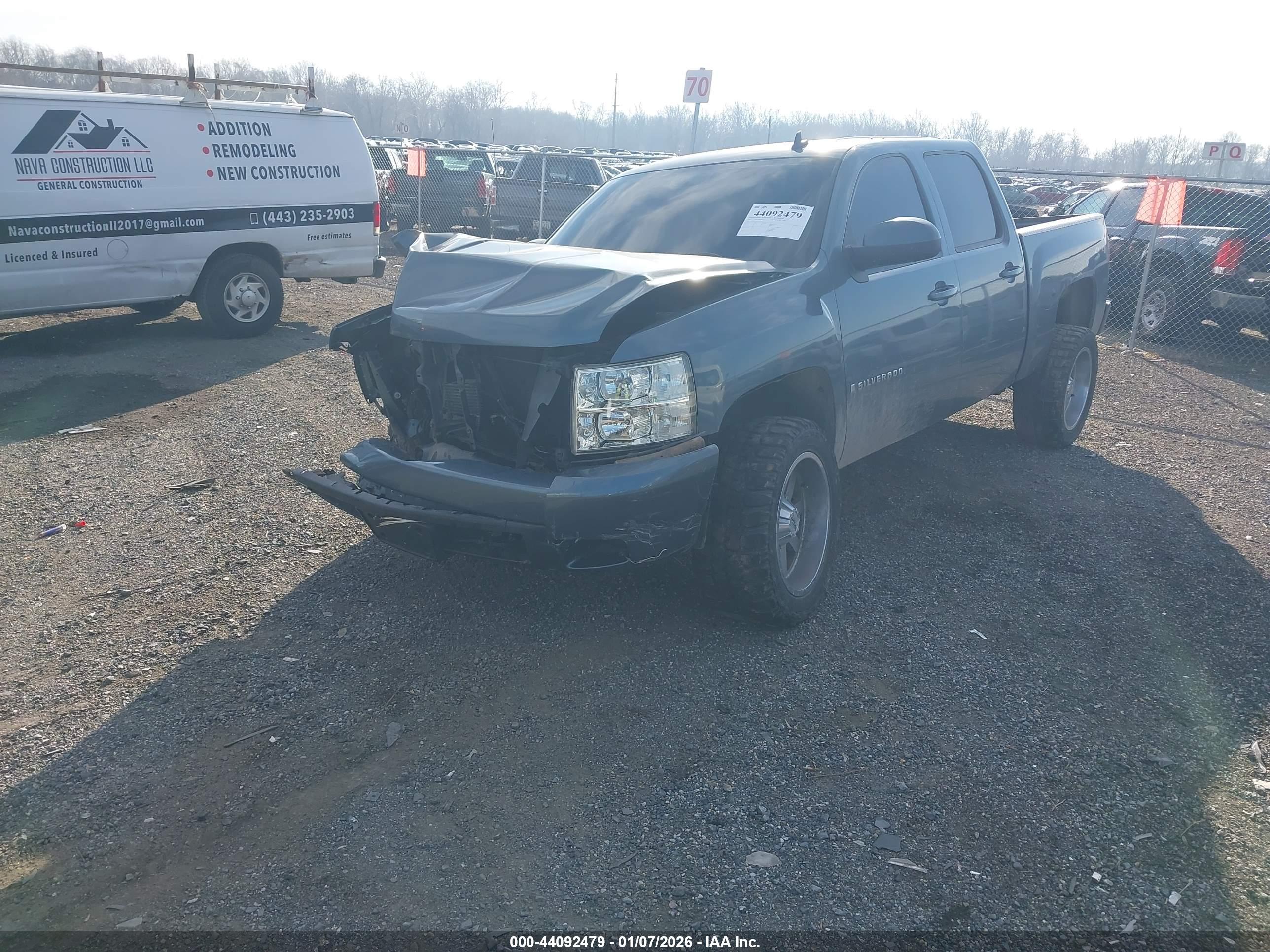 CHEVROLET SILVERADO image 2