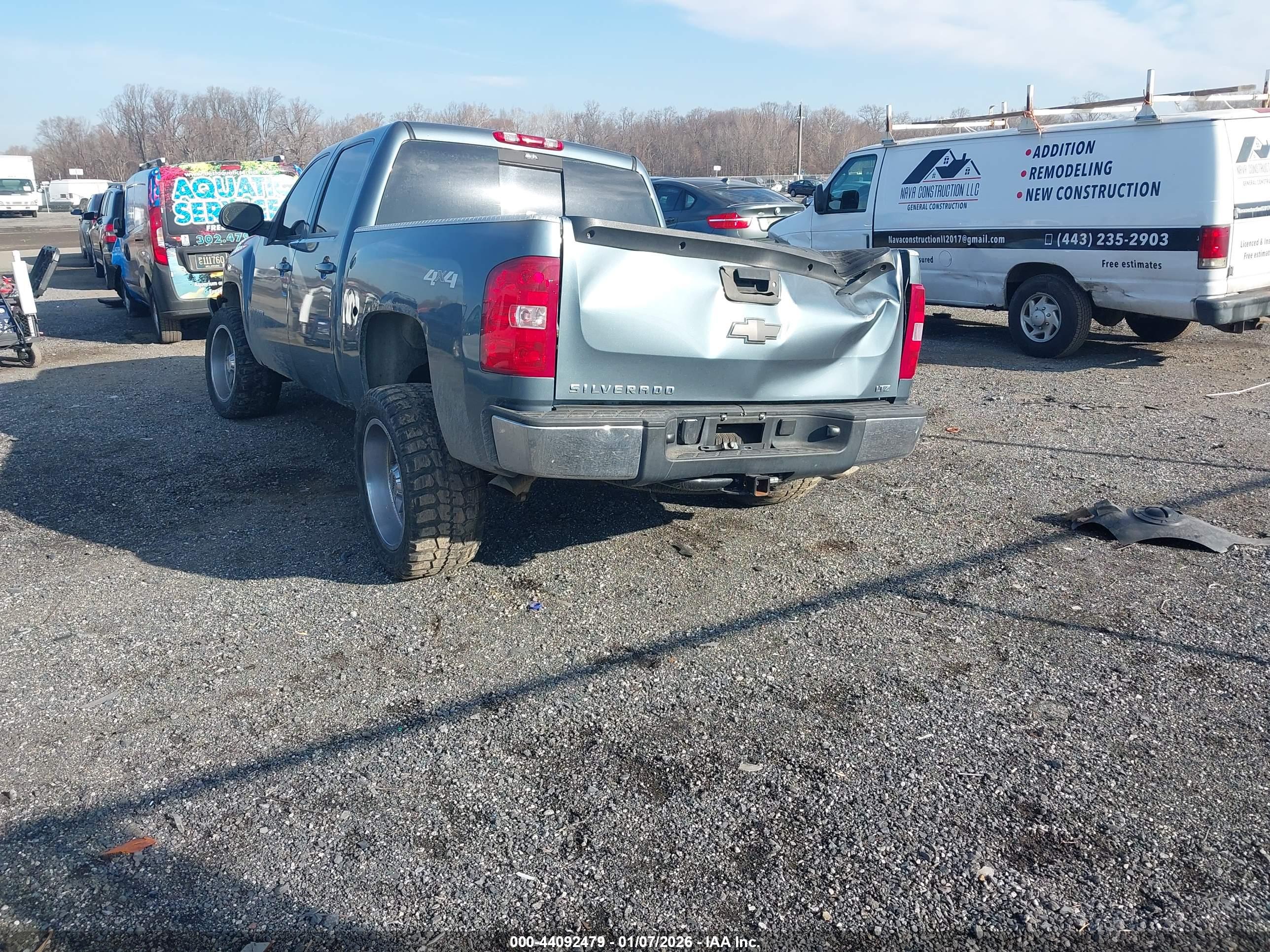CHEVROLET SILVERADO image 3