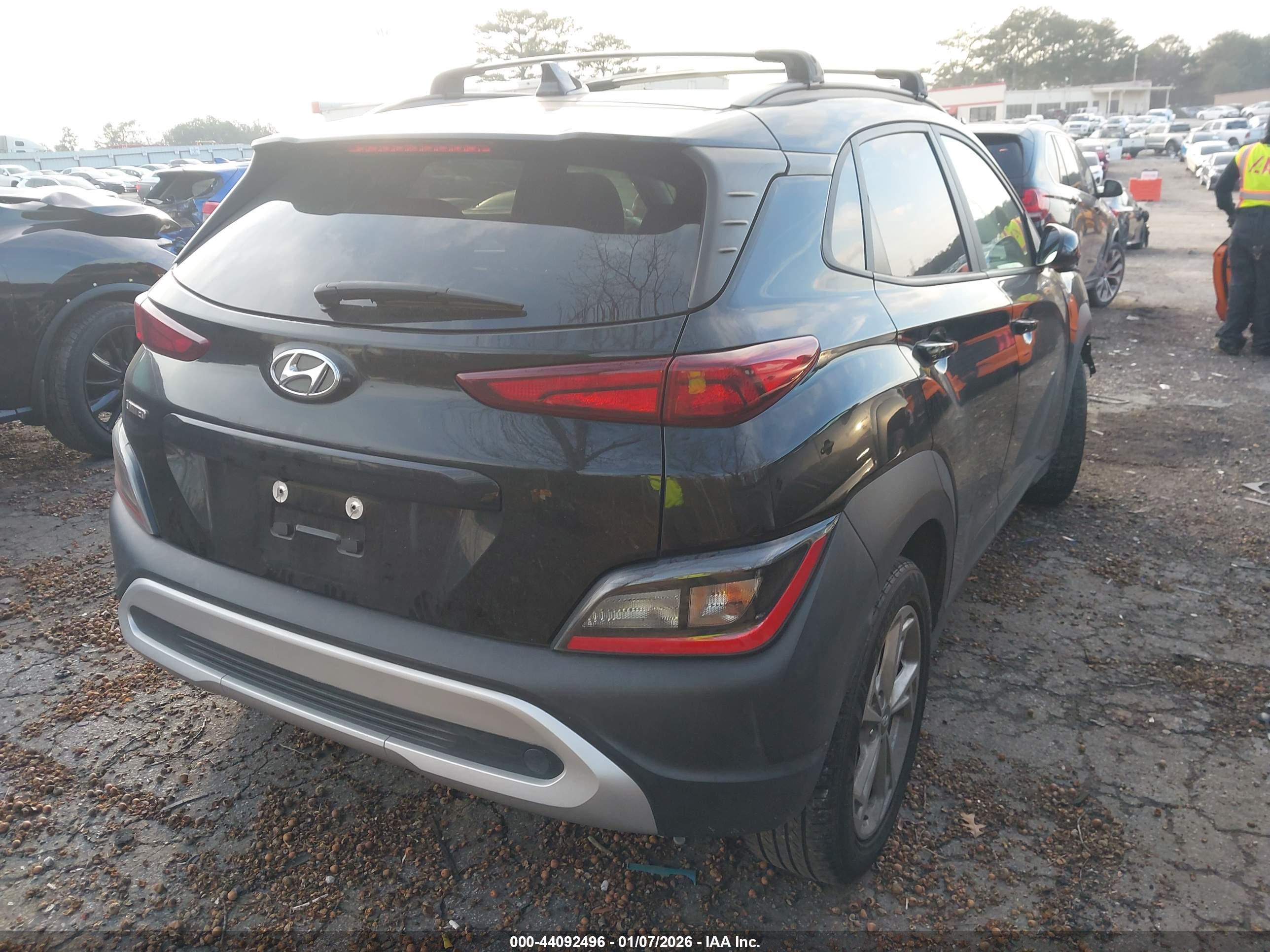HYUNDAI KONA image 4