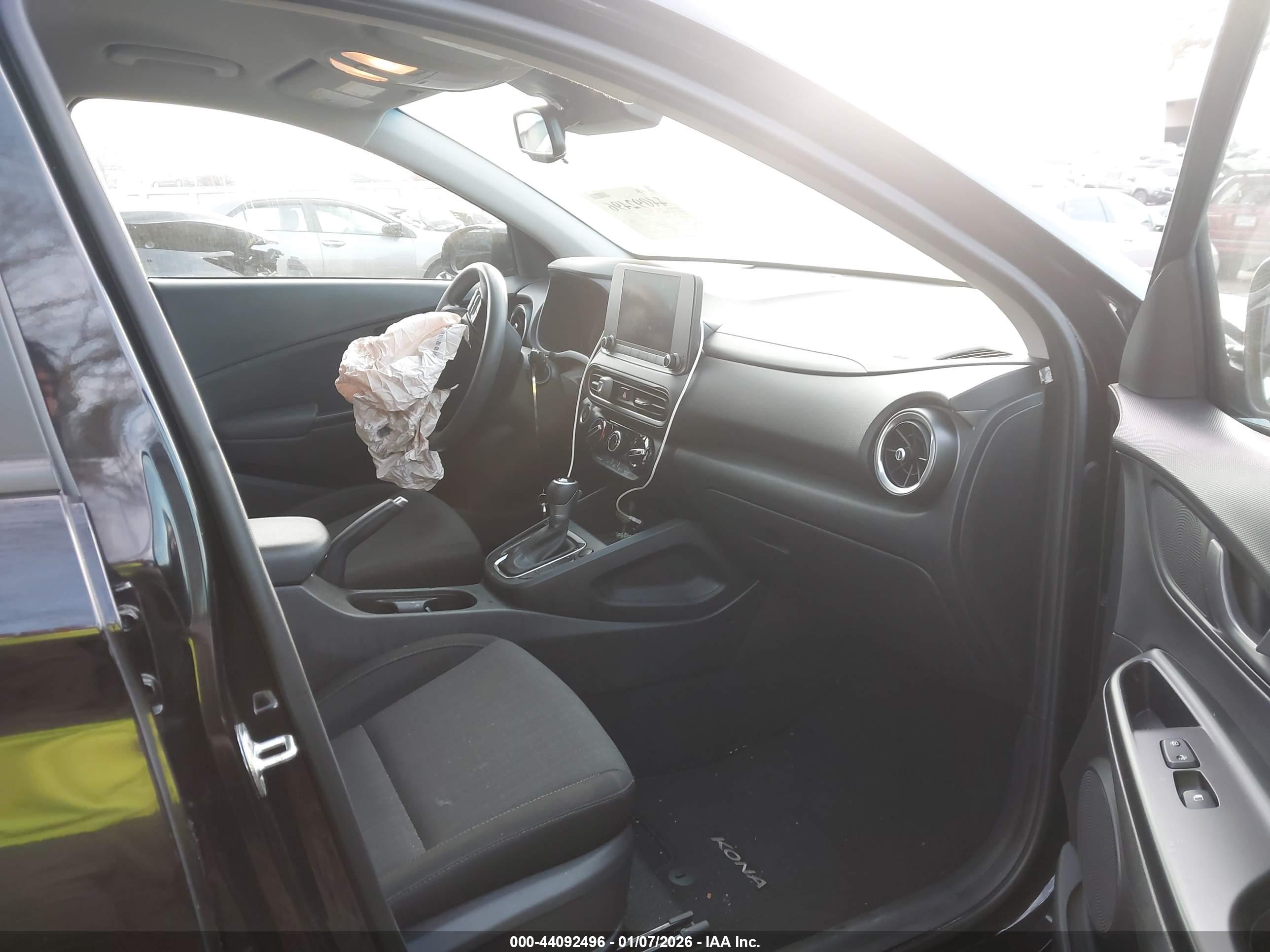 HYUNDAI KONA image 5
