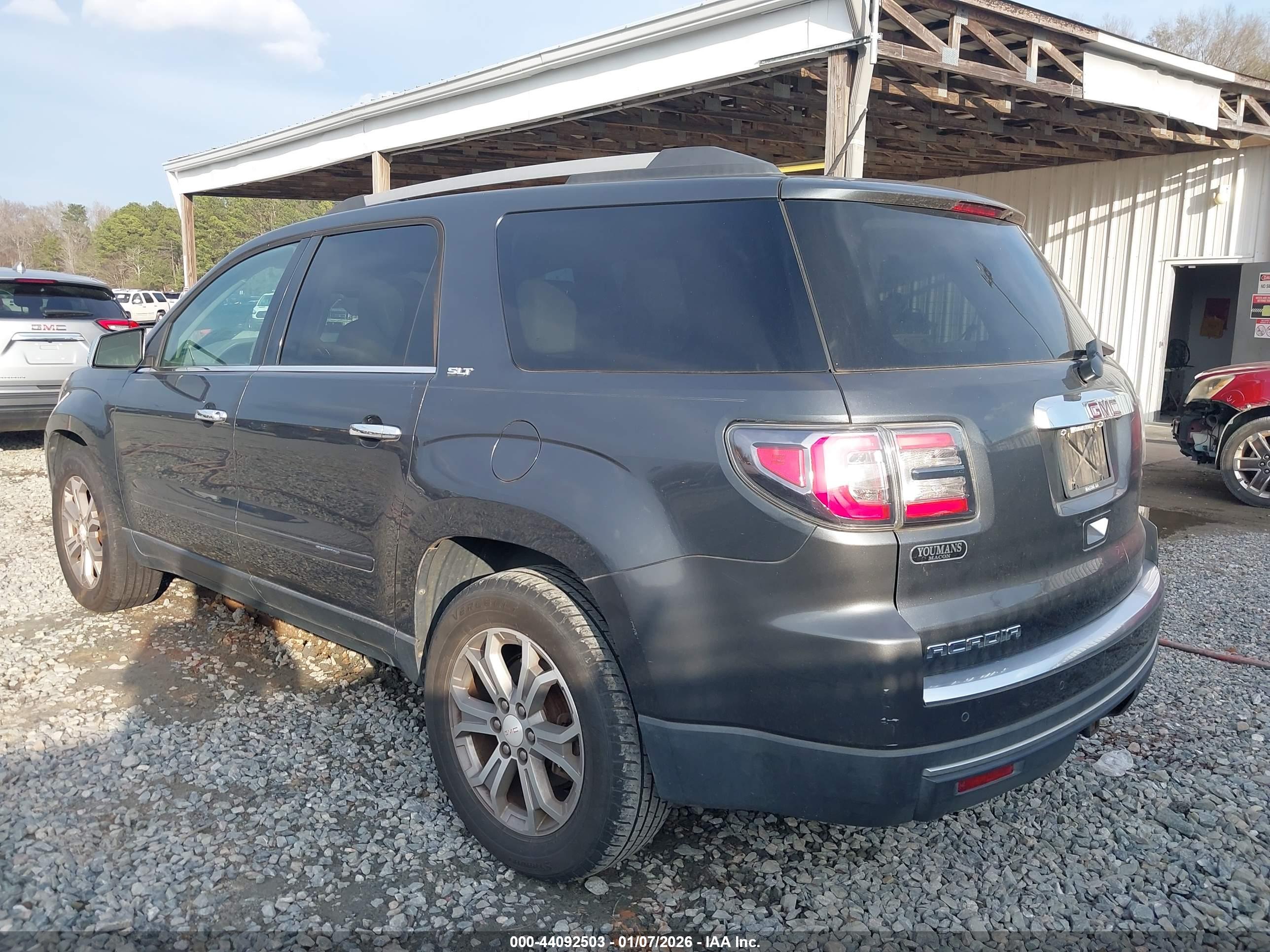 GMC ACADIA image 3