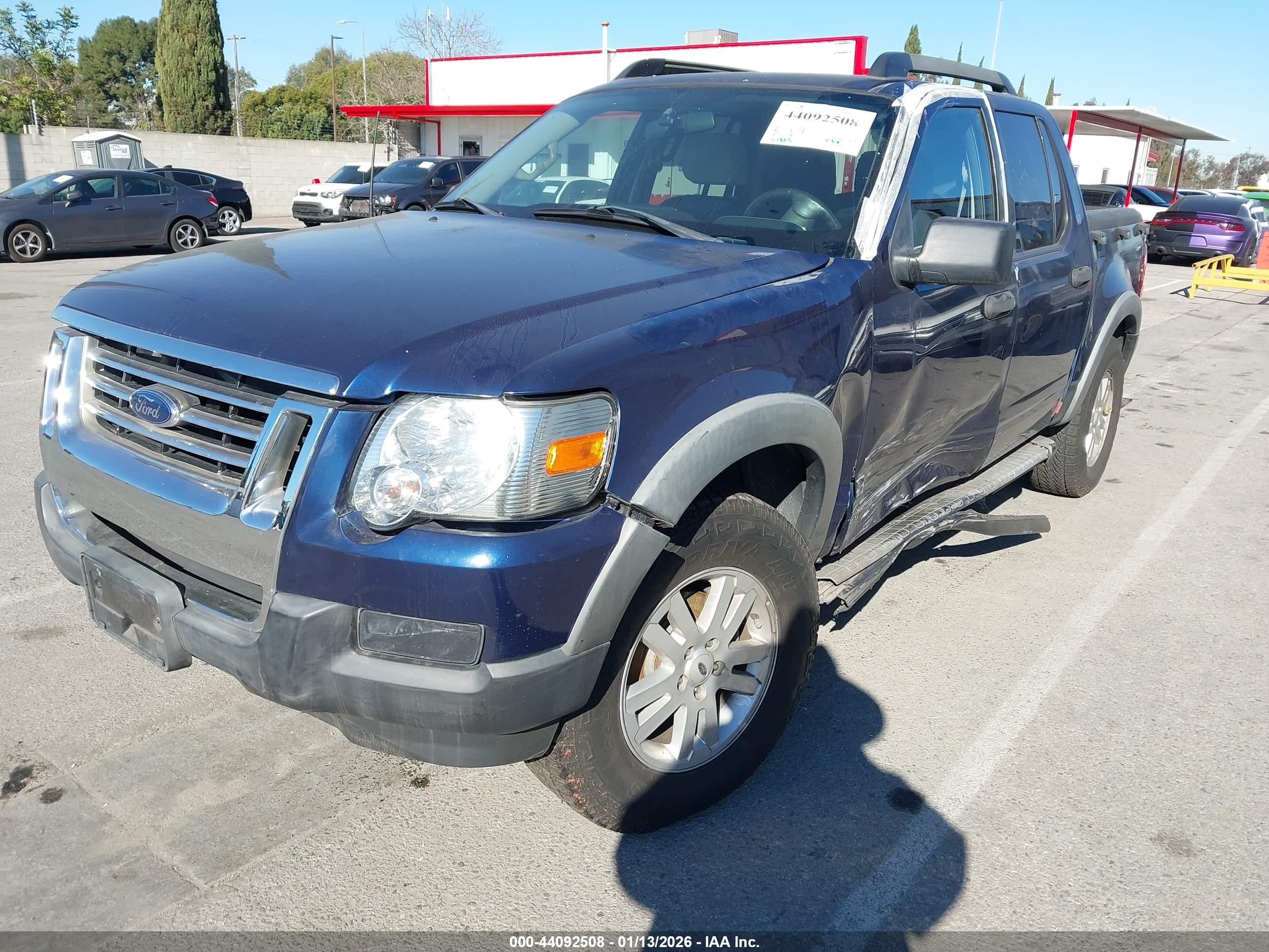 FORD EXPLORER image 2