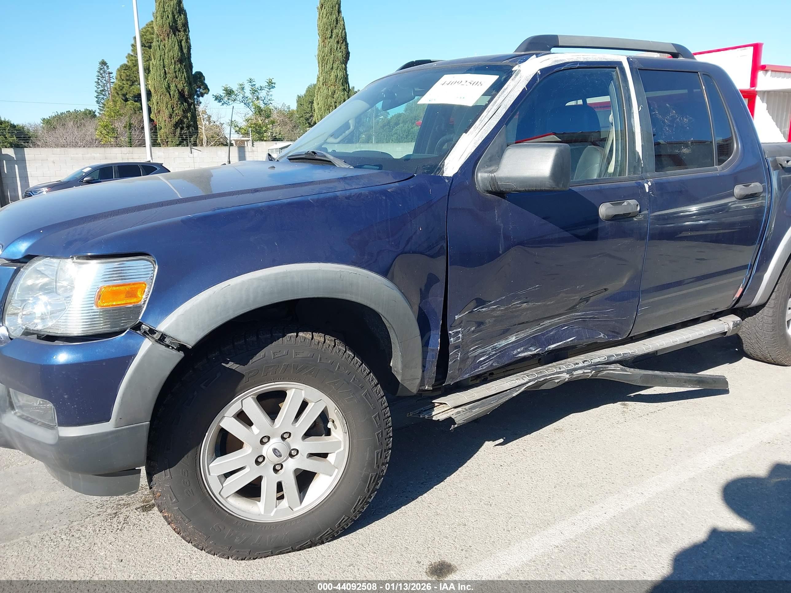 FORD EXPLORER image 6