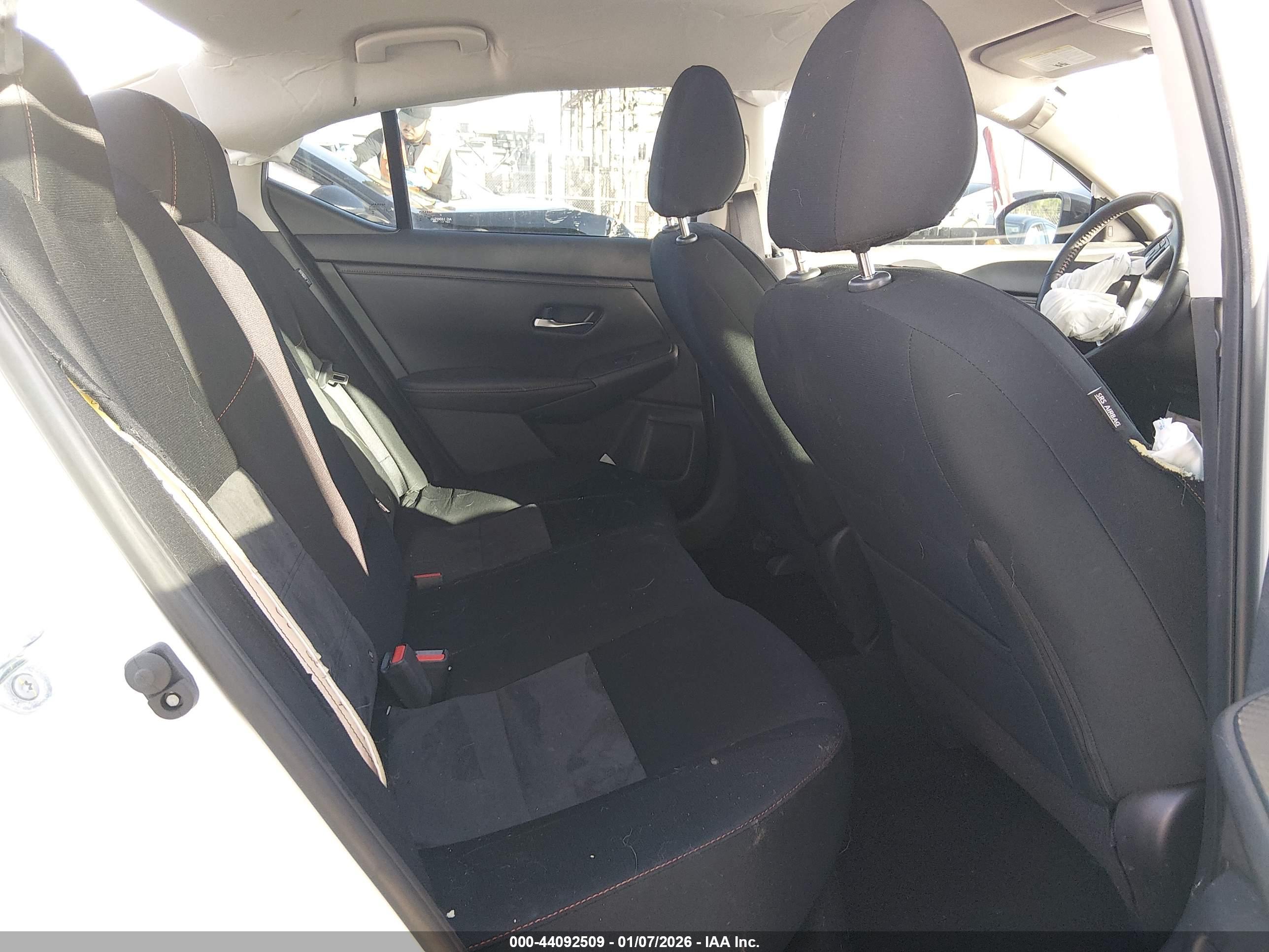 NISSAN SENTRA image 8
